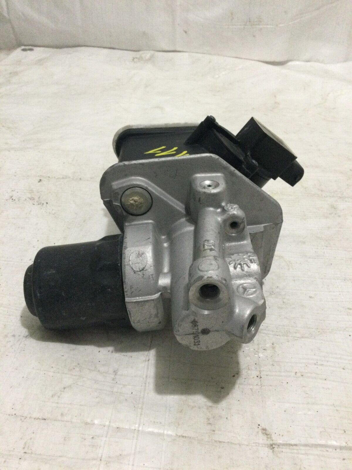 2006 Mercedes Benz 211 E55 Master Brake Cylinder OEM
