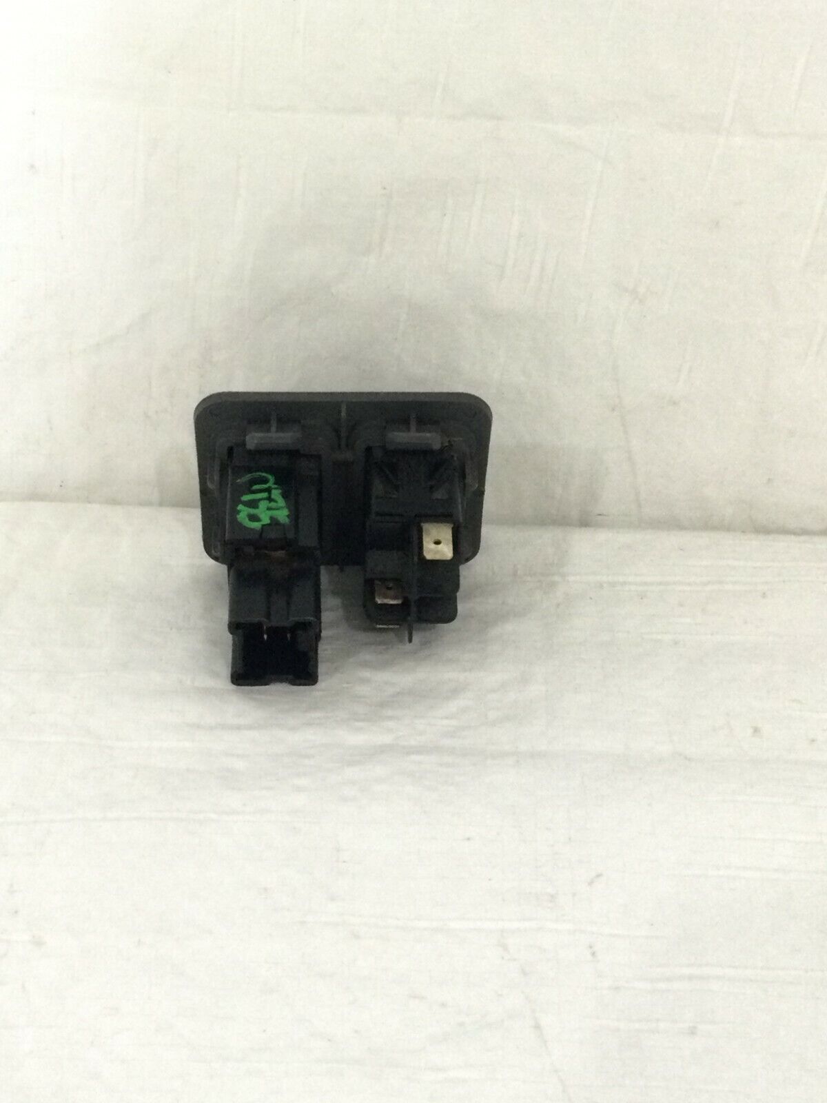 2001-2004 Nissan Xterra Rear Wiper Switch OEM