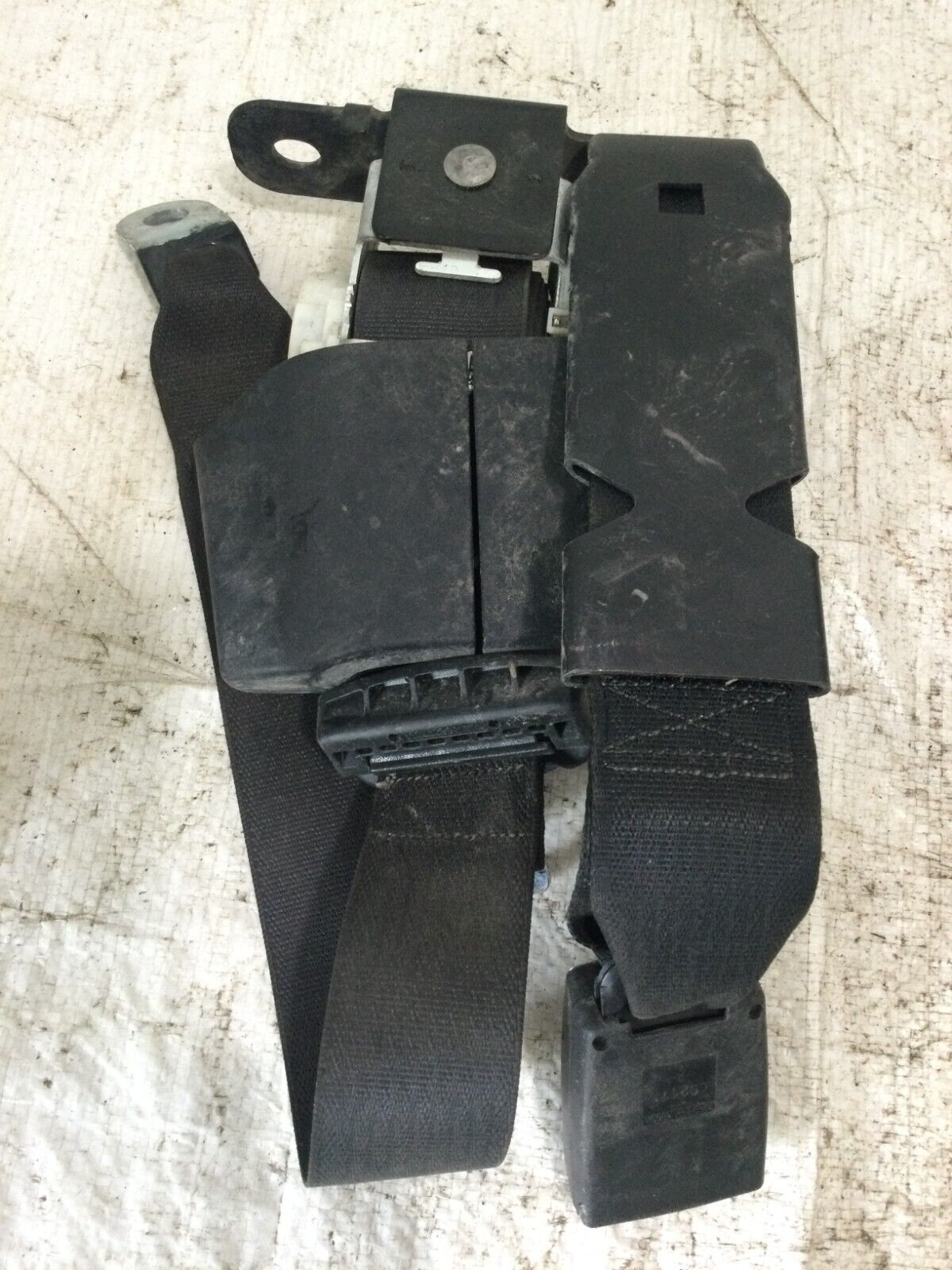 2017 Dodge Ram 1500 Rear Left Center Seat Belt OEM