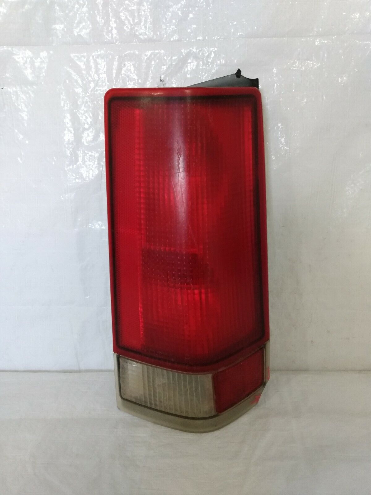 1999-1999 GMC Savana 1500 Tail Light Rear Right Passenger Side OEM RH