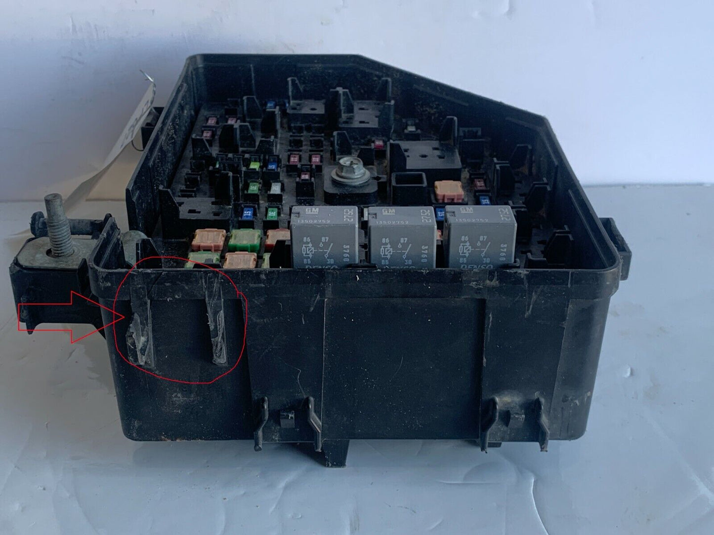 2003-2006 Cadillac Escalade EXT Under Dash Fuse Relay Junction Block OE 20832838