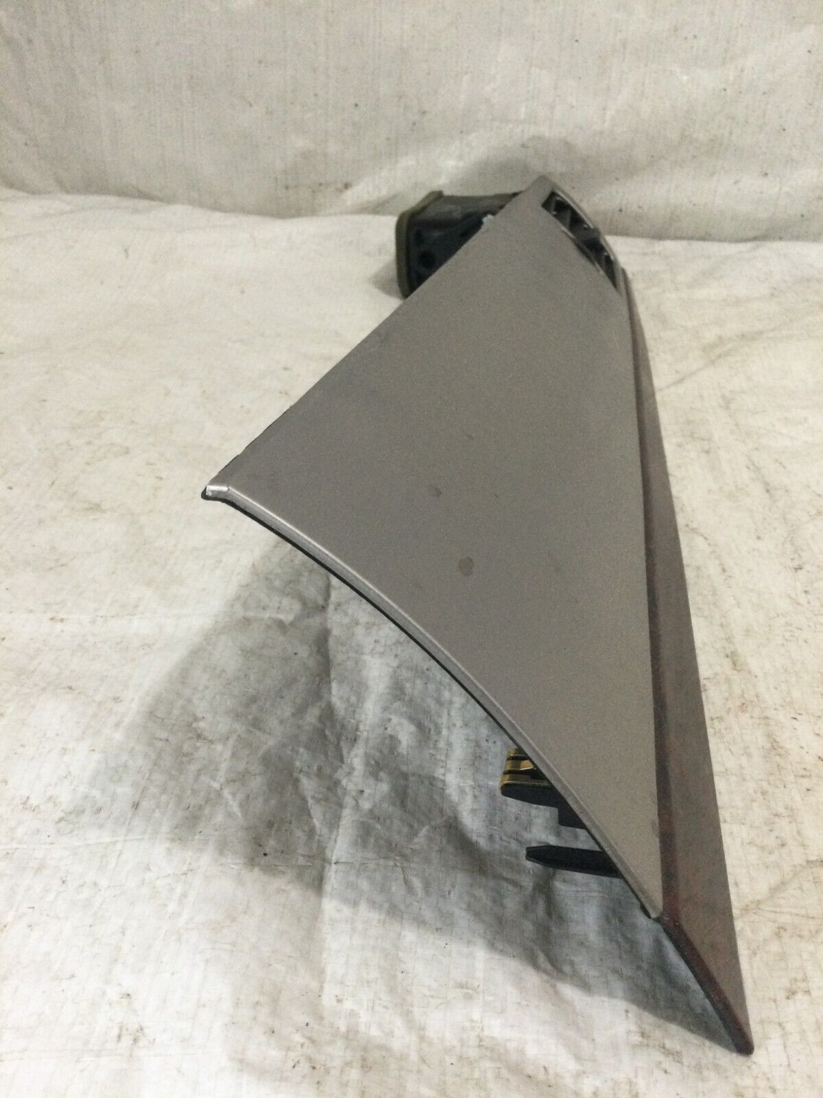2007 Cadillac Escalade  Dash Vent  Passenger Right Side Trim RUBY 15933153