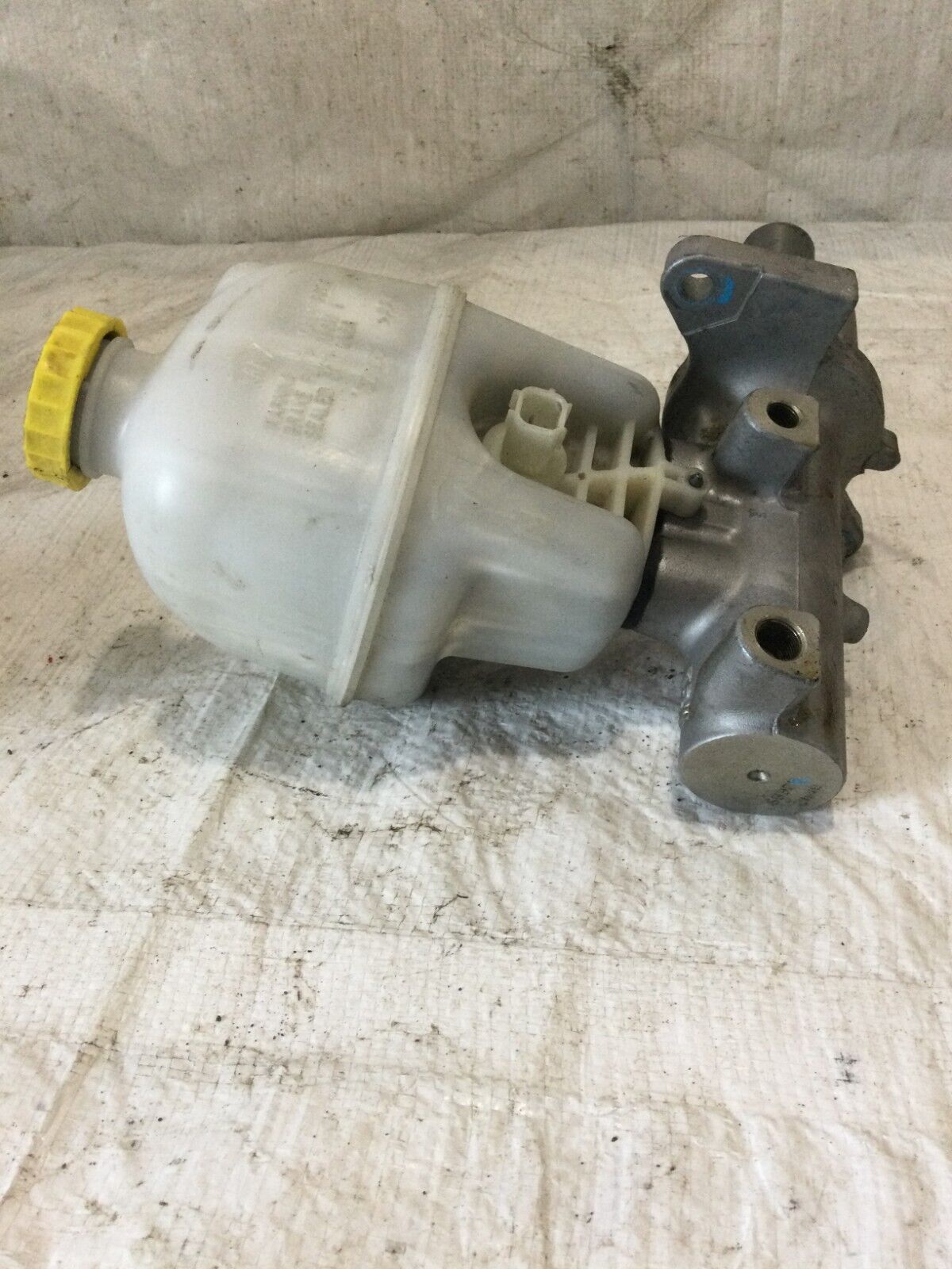 2007 Dodge Ram 1500 Master Brake Cylinder W/ Reservoir OEM