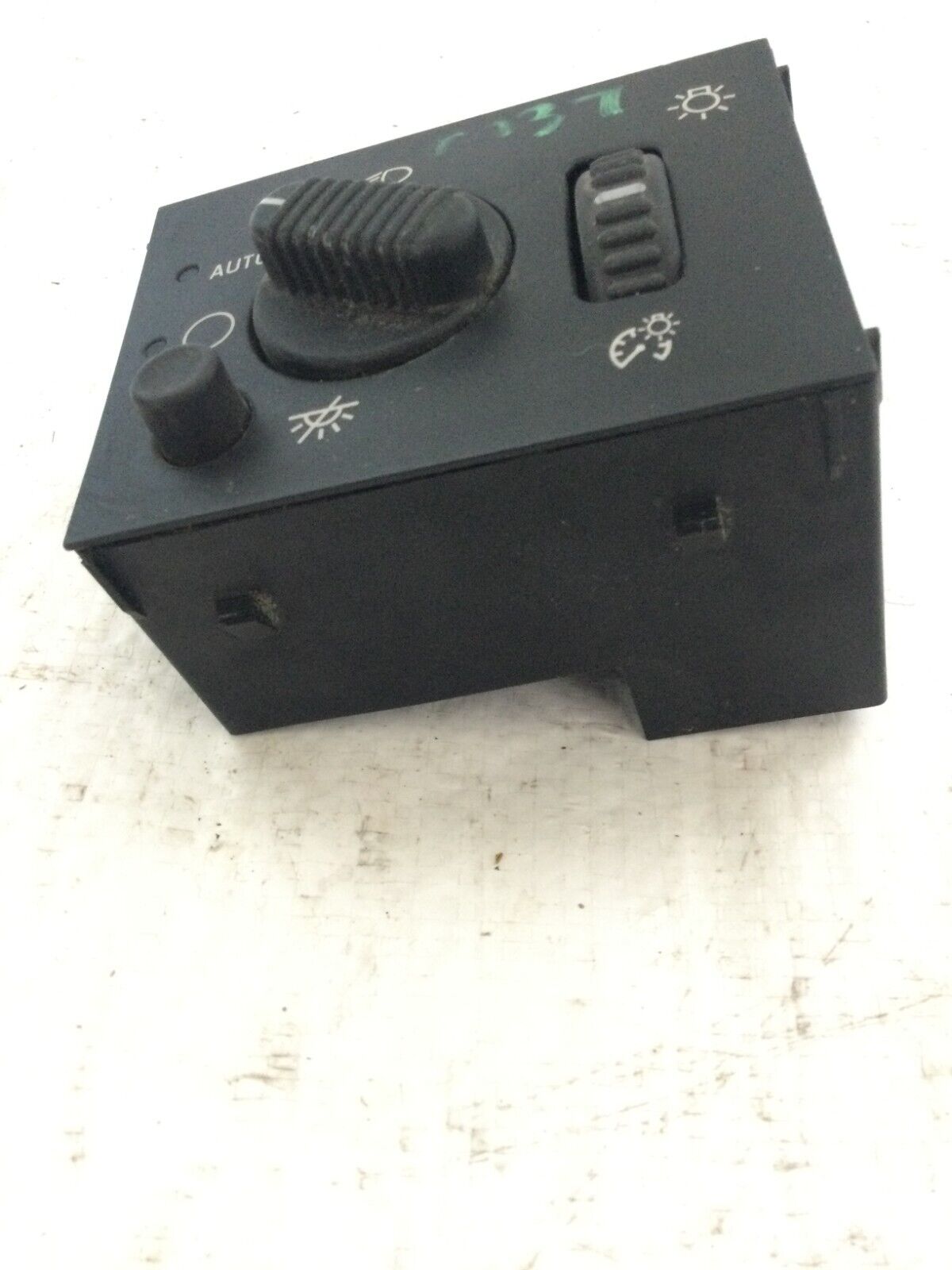 2003-2006 Cadillac Escalade EXT Automatic Headlight Switch Dimmer OEM