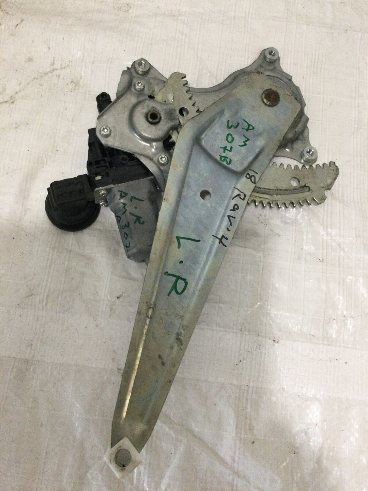 2018 Toyota RAV4 Hybrid Rear left Side Cargo Regulator OEM