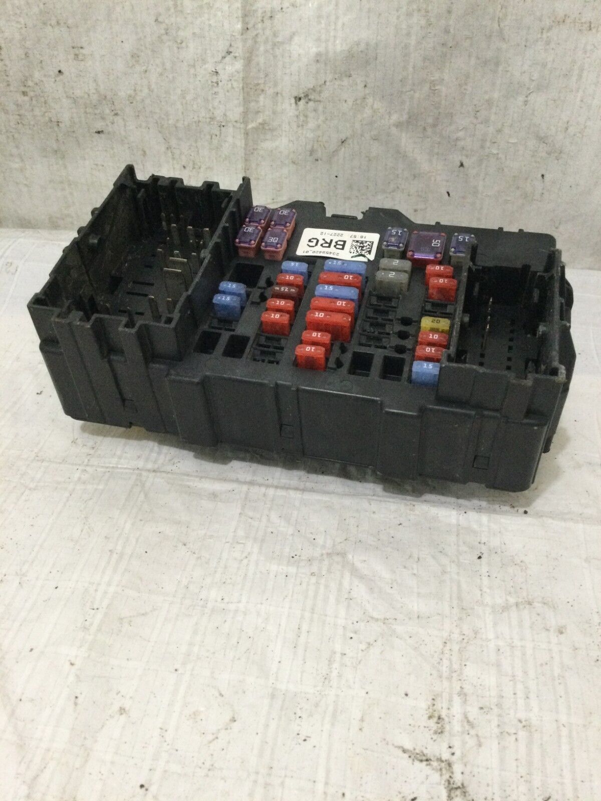 2018 Chevrolet Silverado 1500 Front Left Cabin Fuse Box 23459420_01 OEM