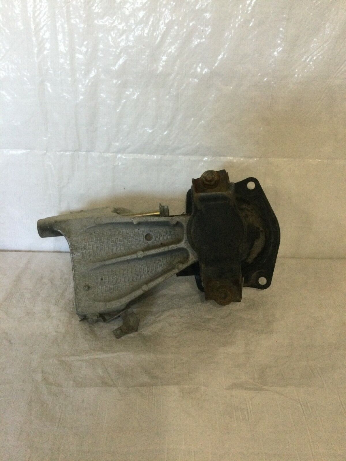 2004 Honda Accord Engine Motor Support Bracket 2.4L OEM