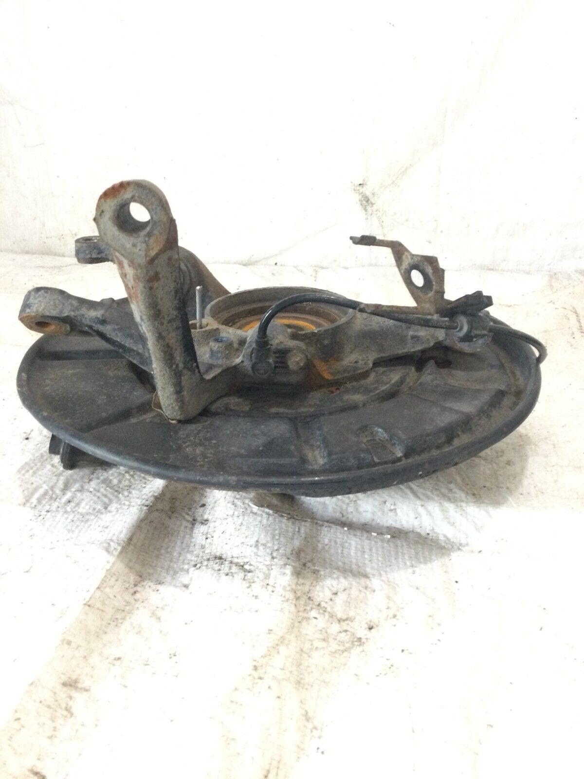 2004 Mercedes-Benz S-Class  Left Rear Spindle  Knuckle  Bearing Hub