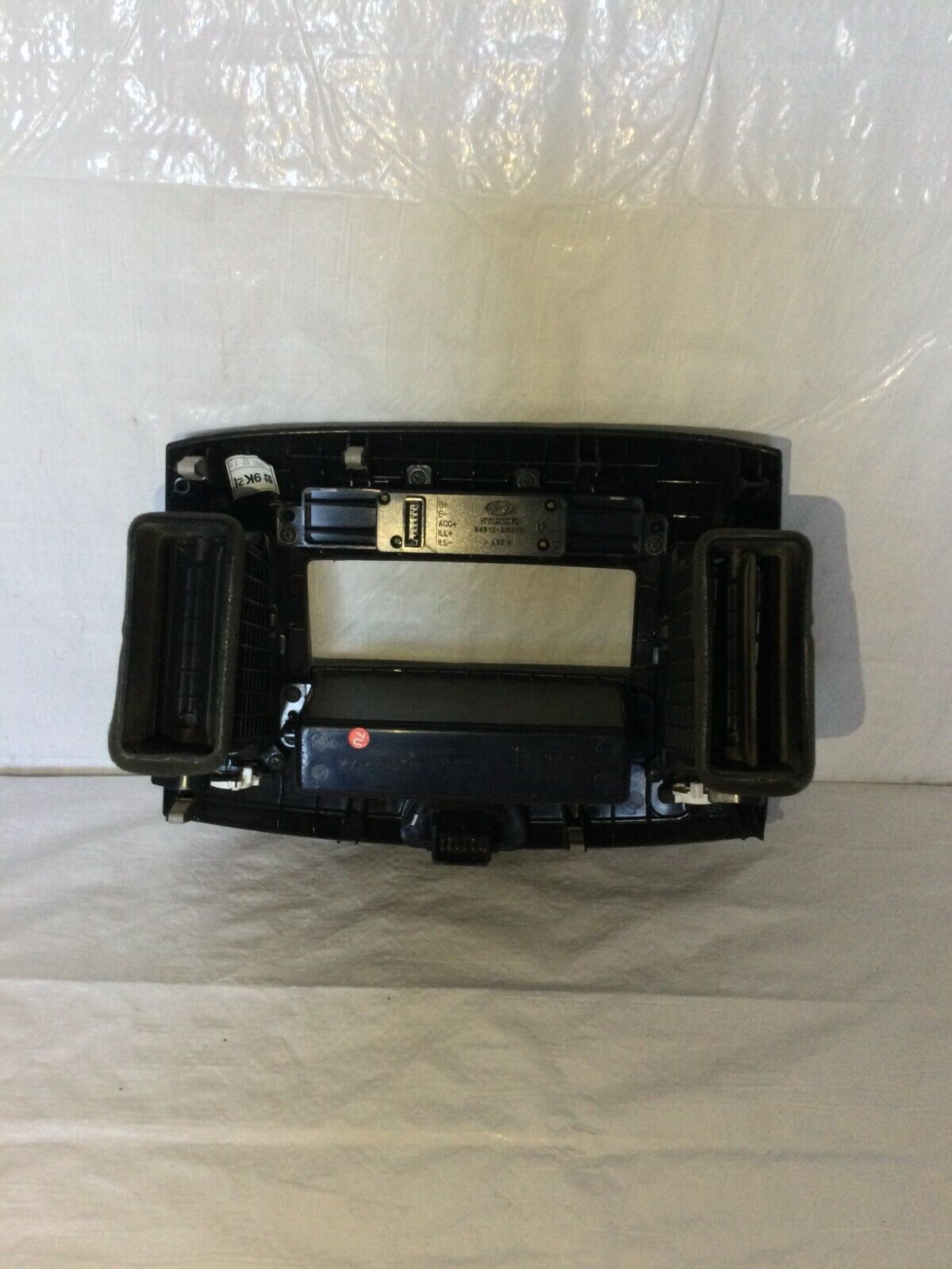 2007 Hyundai Elantra Dash Radio Trim Bezel W/ Air Vent Clock Storage Cubby OEM