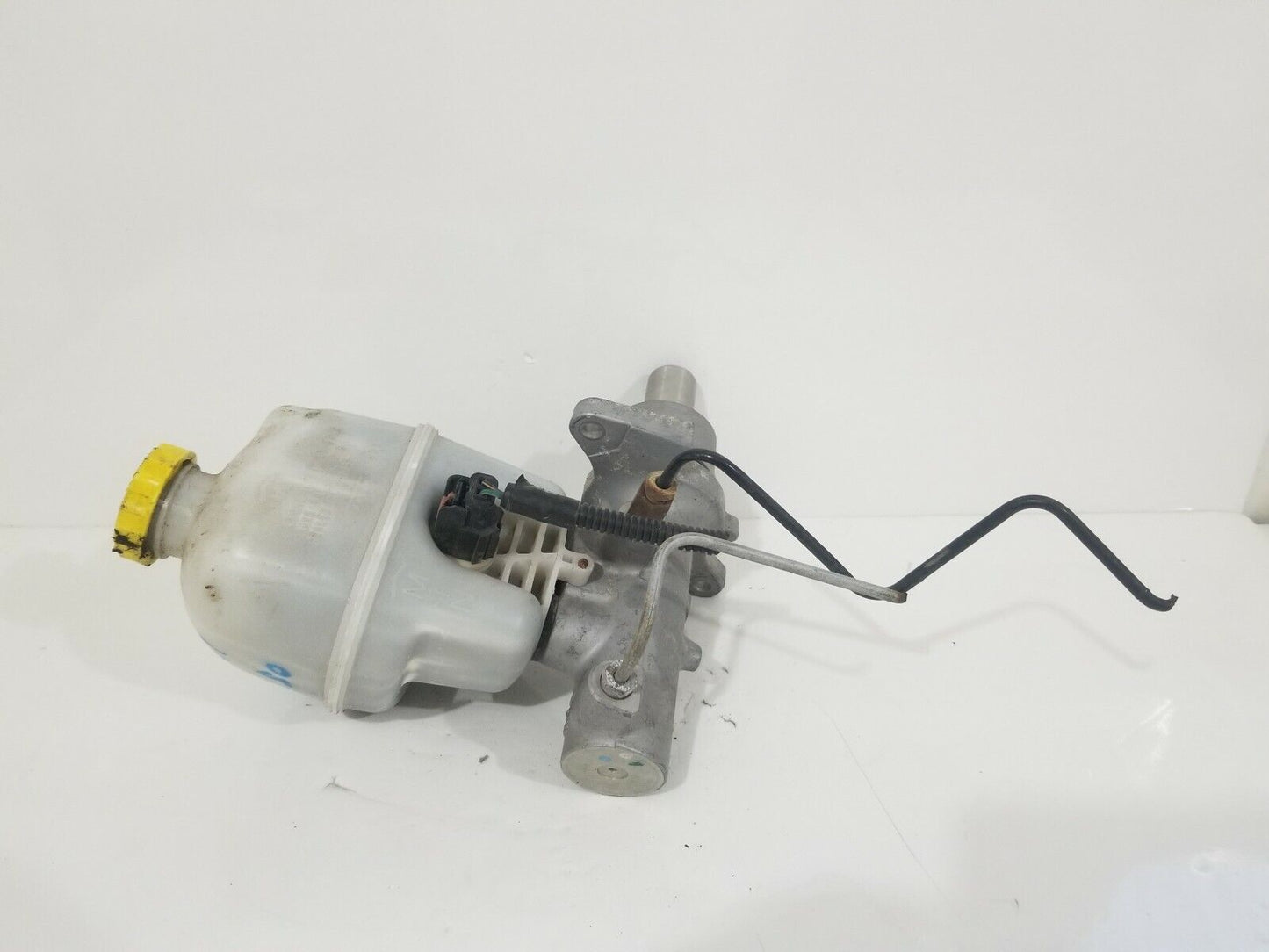 2005 Dodge Ram 2500 Power Brake Master Cylinder W/ Reservoir Tank OEM 