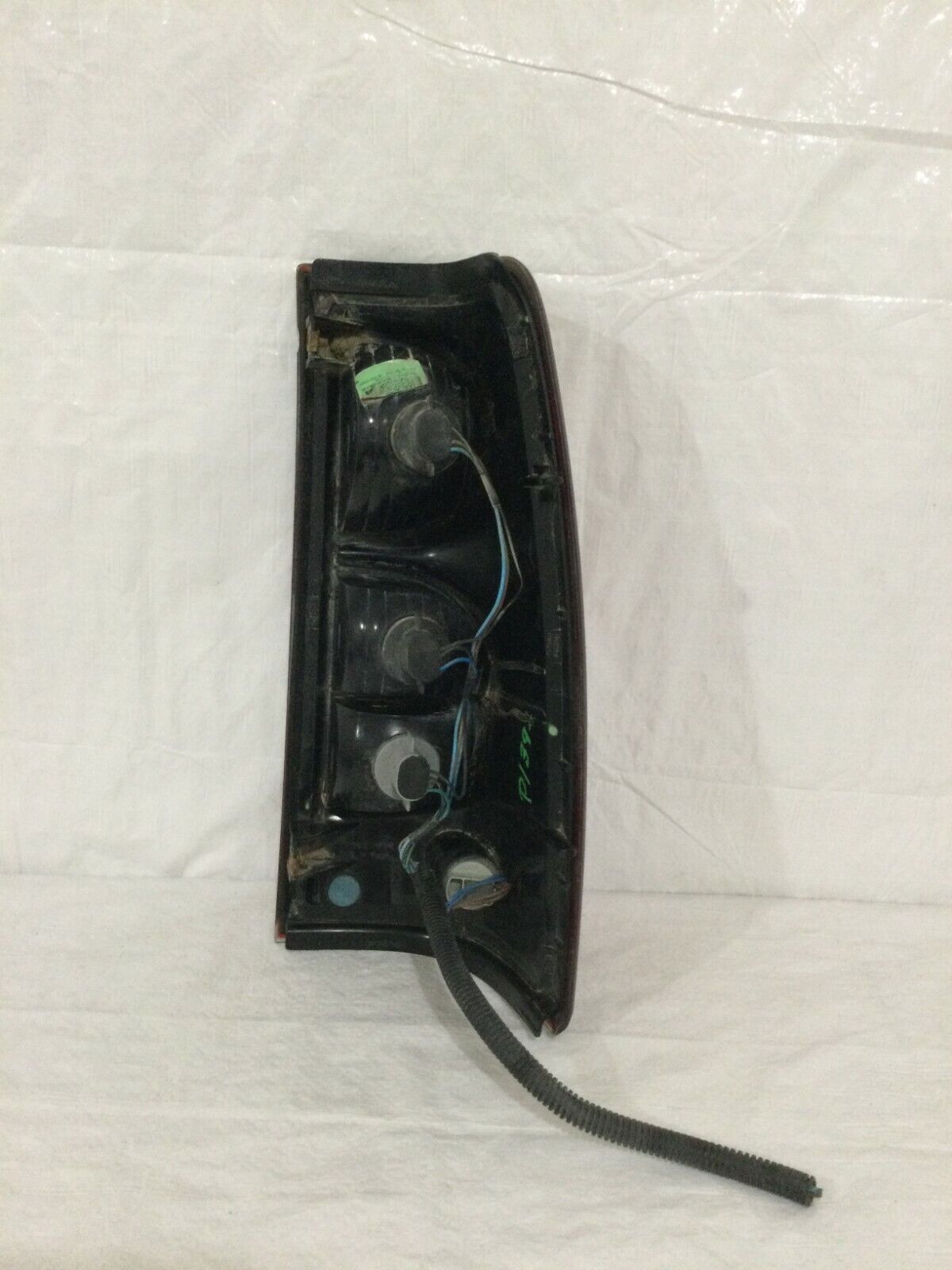 2004-2007 Chevrolet Silverado 1500 Left Driver Side Tail Light Lamp OEM 15273473