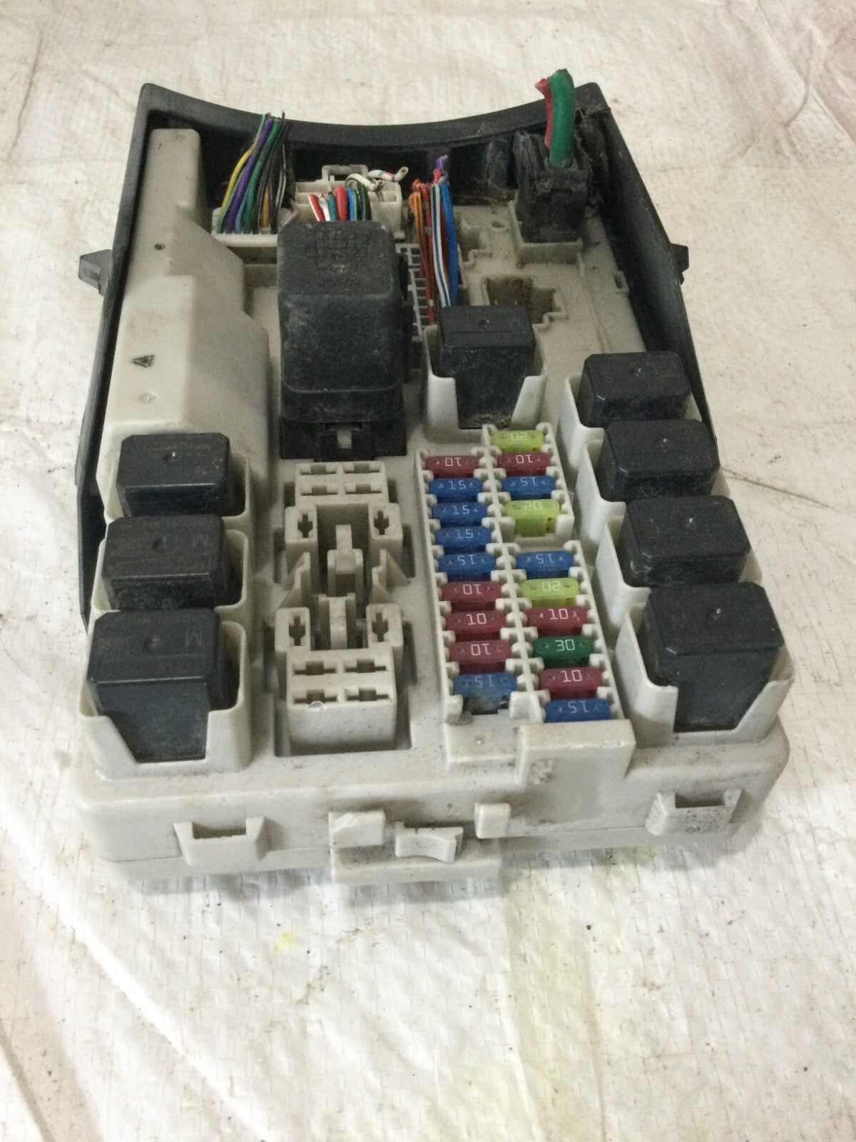 2006-2010 Infiniti M45 Engine Fuse Box OEM