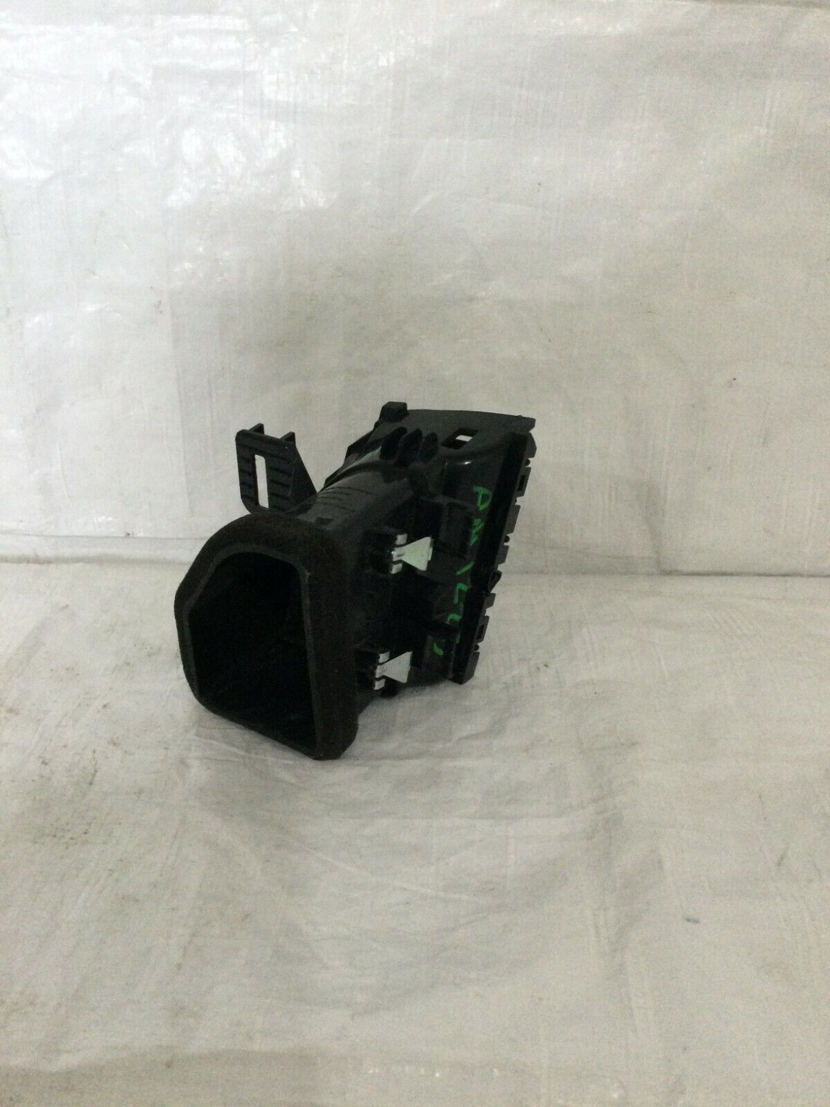 2018-2020 Buick Regal Preferred II Dash Left Center Air Vent OEM 39017311