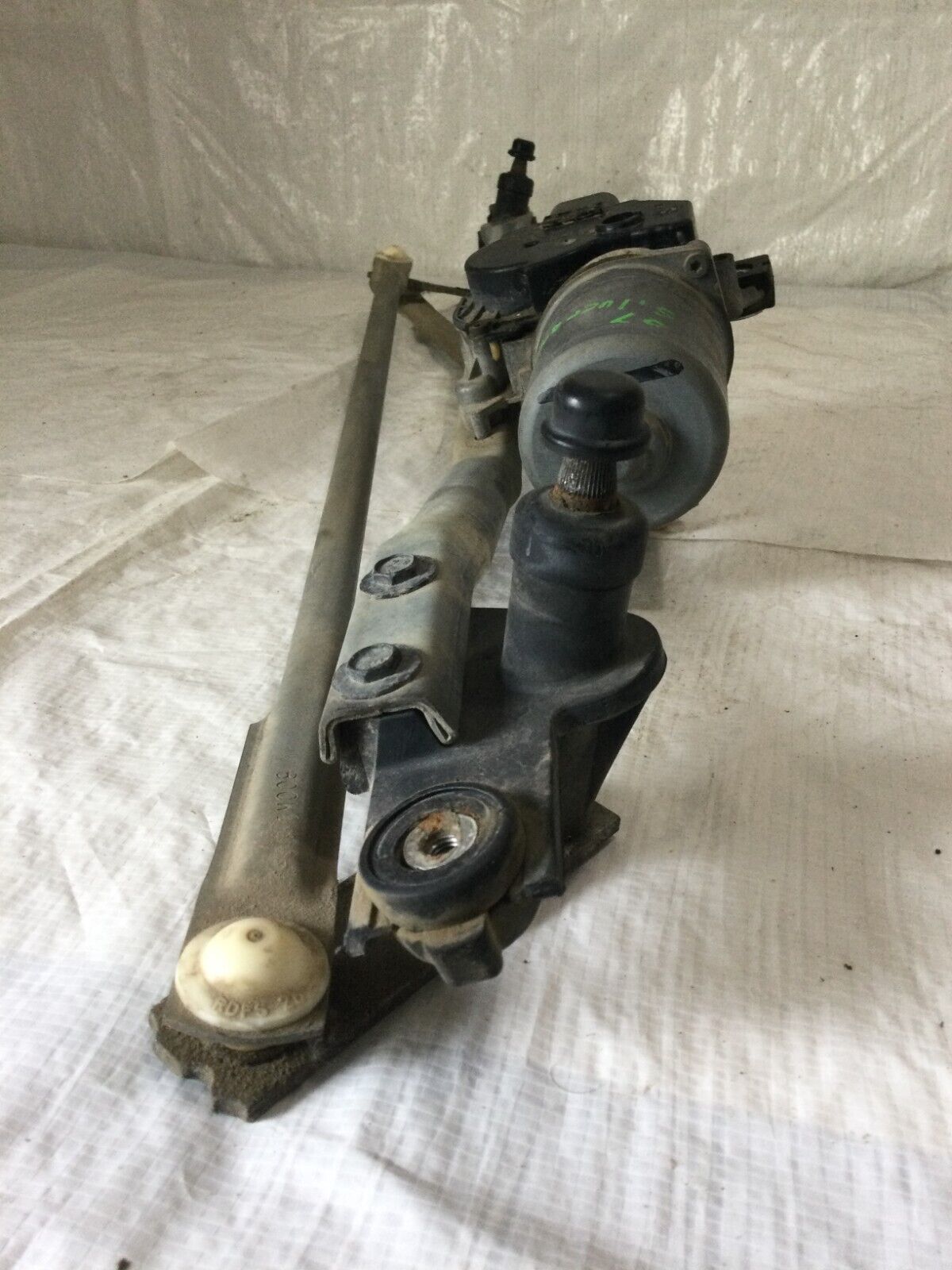 2007  Chevy Silverado 2500 Front Wiper Motor  15812089 OEM