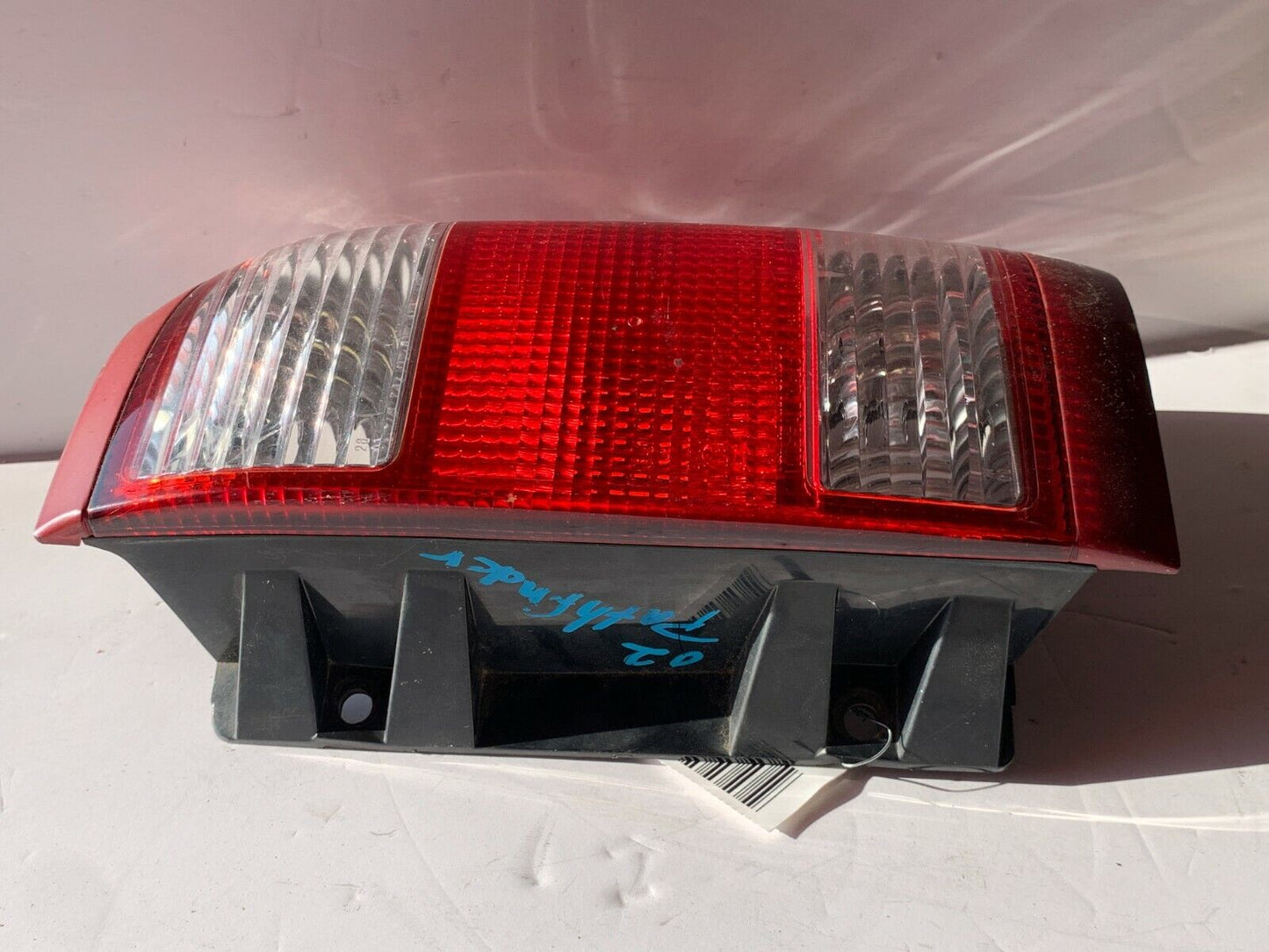 2002 Nissan Pathfinder Tail Light Lamp Rear Right Passenger Side OEM RH