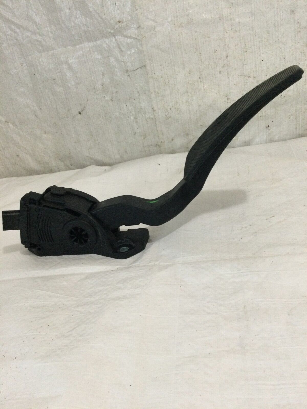 2018 Ram 3500 Accelerator Gas Pedal 68043161AD OEM