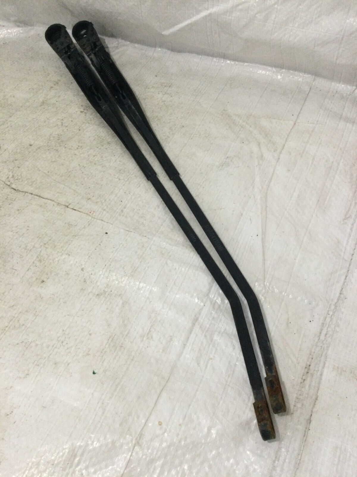 2005 Dodge Ram 1500 Wiper Arm Set  55077131AD  OEM