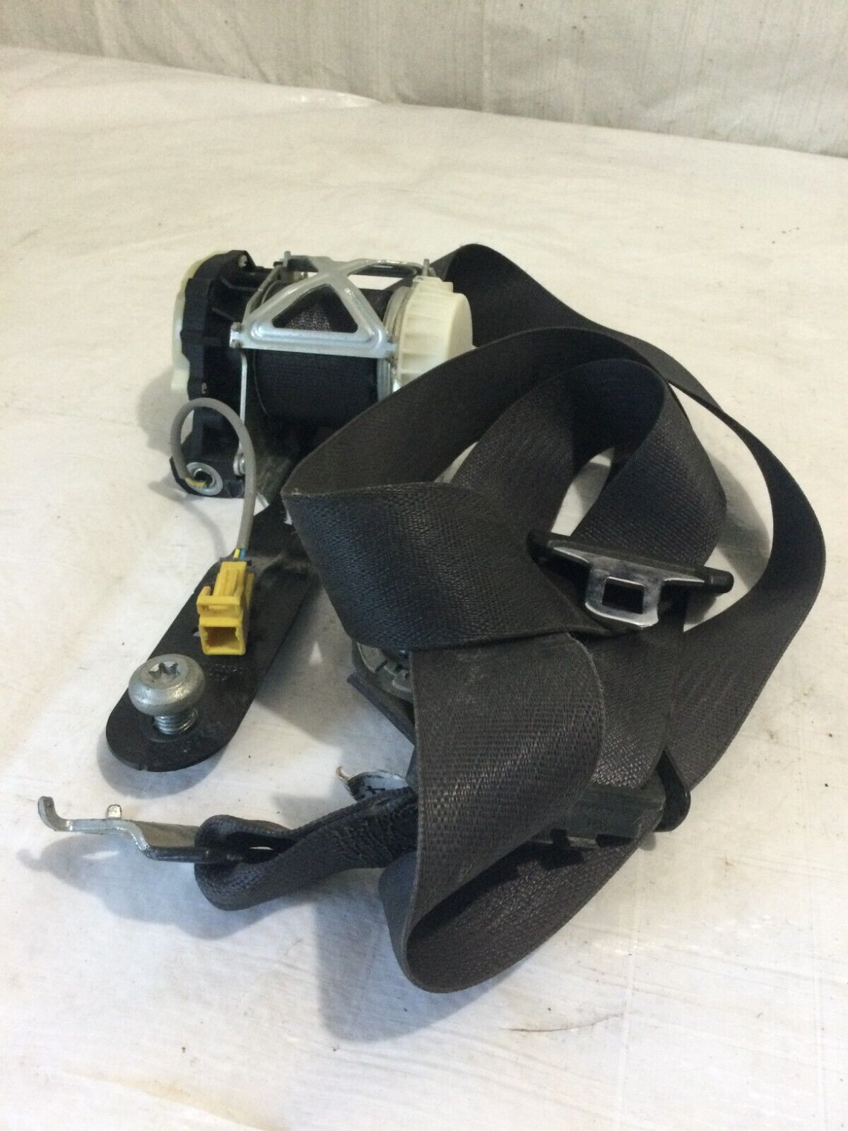 2007-2009 Cadillac Escalade ESV Front Left Seat Belt OEM