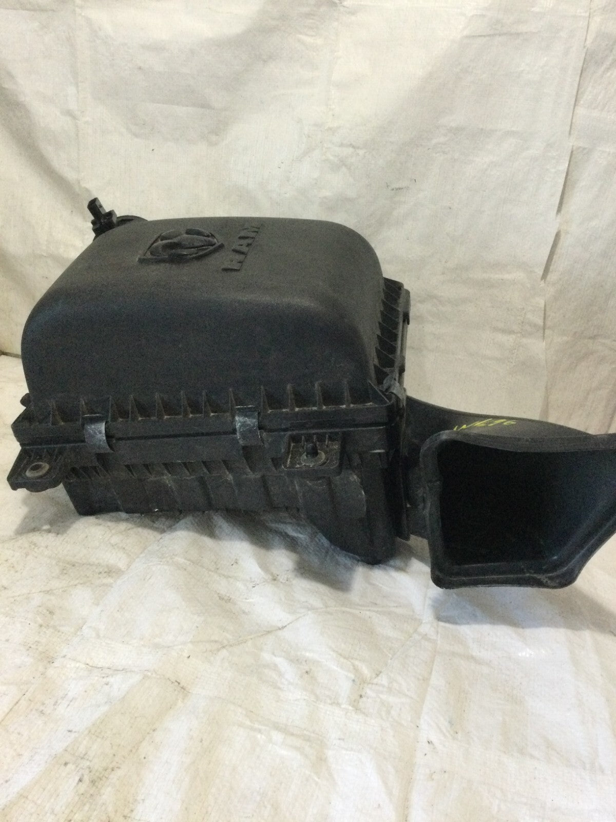 2018 Dodge Ram 1500 Air Cleaner Filter Box Assembly 68190706AB OEM 5.7L