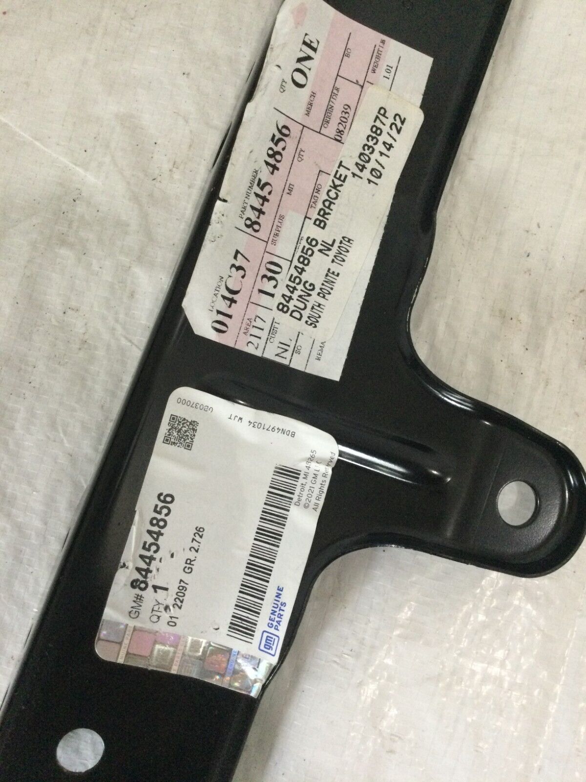 2019-2022 Chevrolet Silverado 1500 Left Headlight Mounting Bracket OEM 84454856