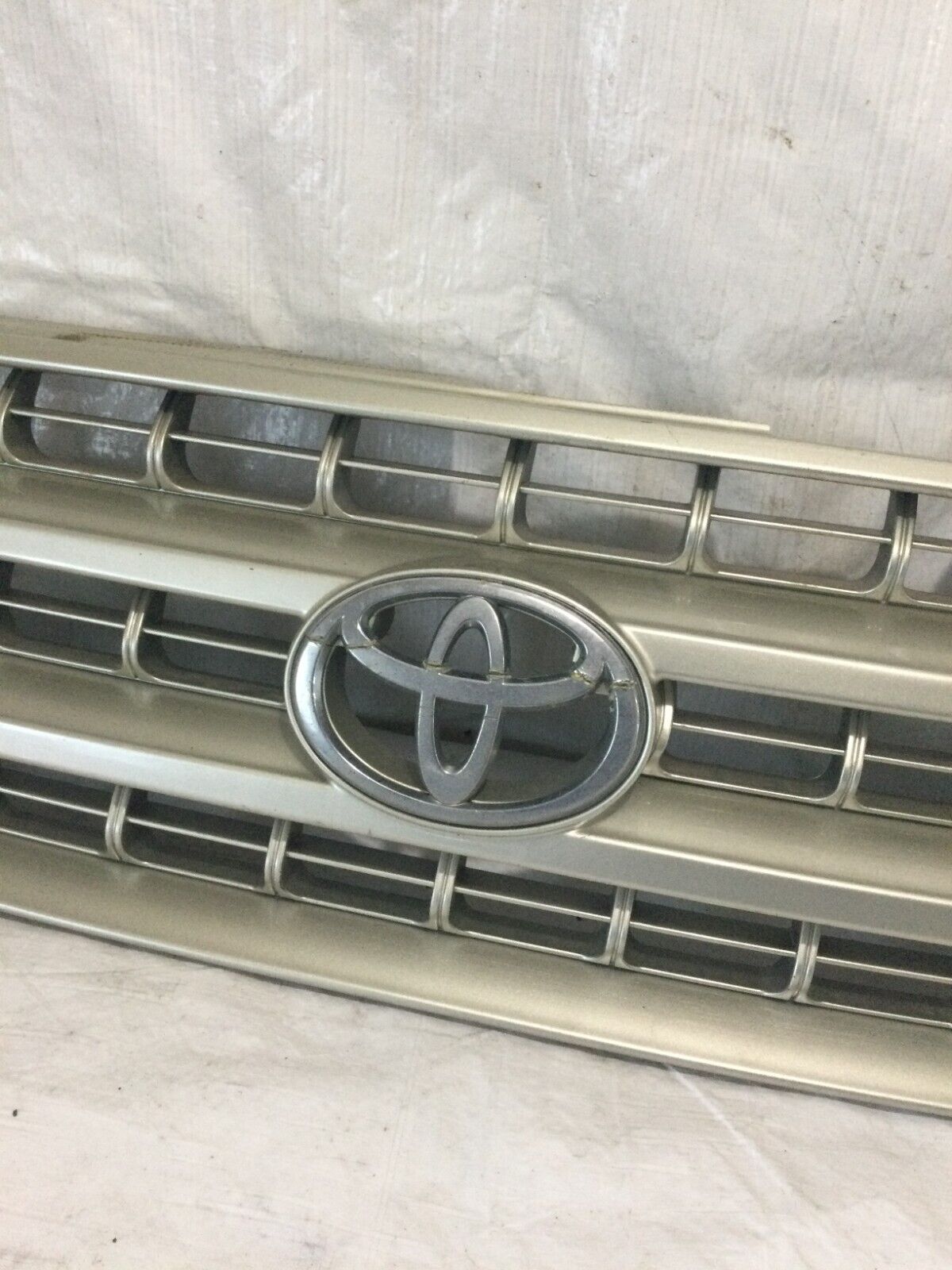 2001-2003 Toyota Highlander Front Grille Grill OEM