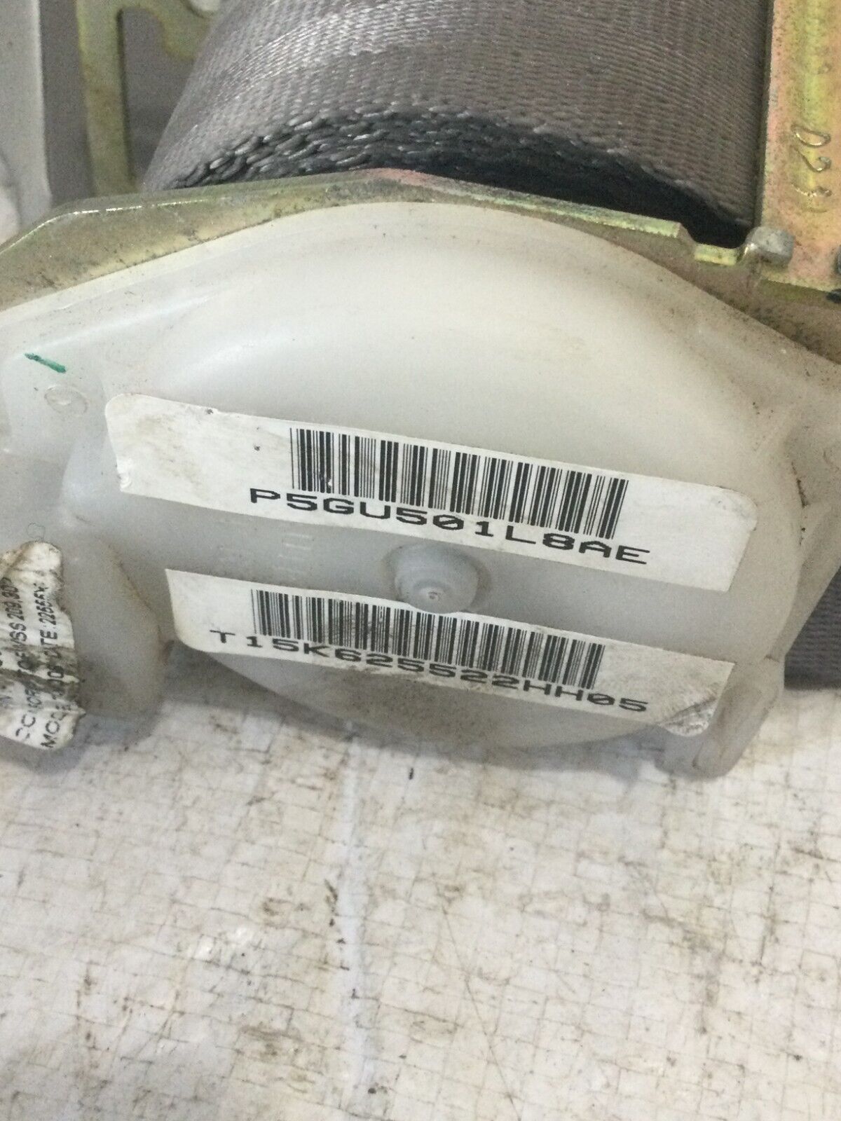 2003 Dodge Ram 2500  Rear Right center Seat Belt  18855  OEM