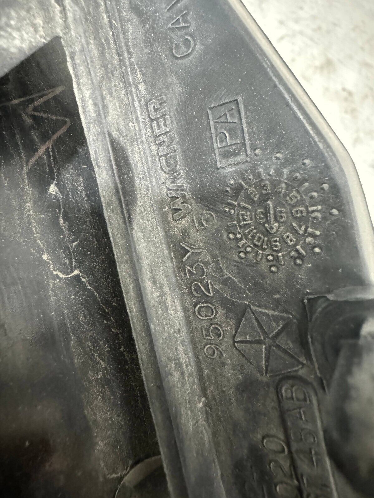 1998-2001 Dodge Ram 2500 Headlight Right Passenger Side OEM ( DAMAGE TAB )