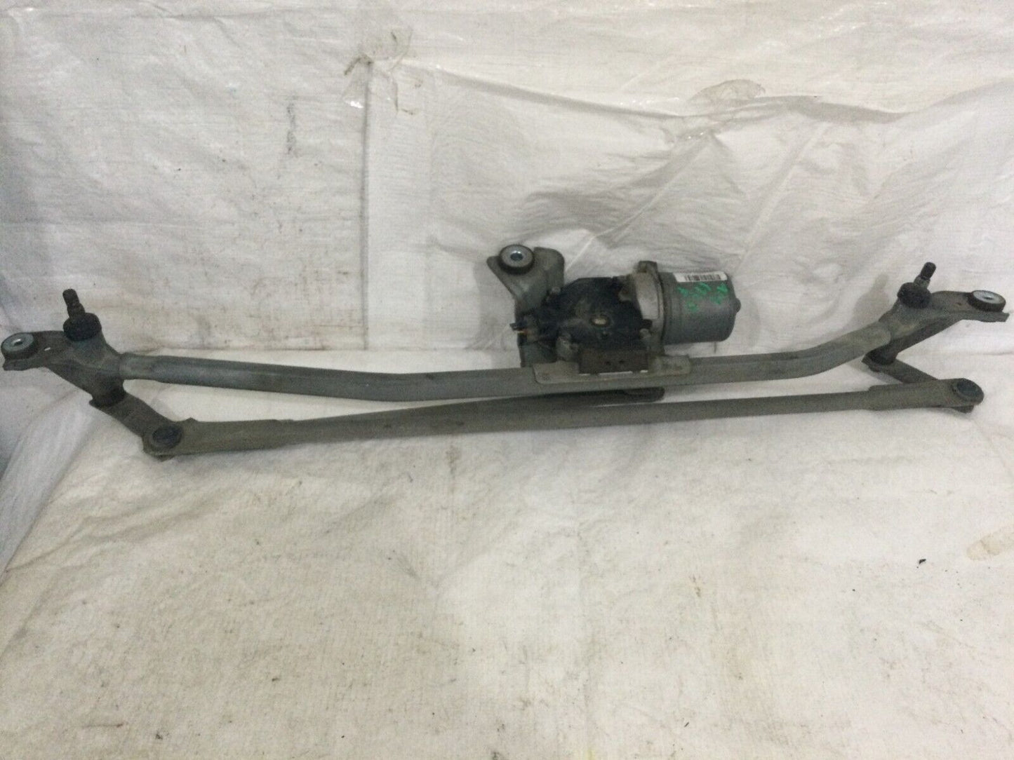 2007 GMC Yukon Front Windshield Wiper Motor W/ Linkage OEM