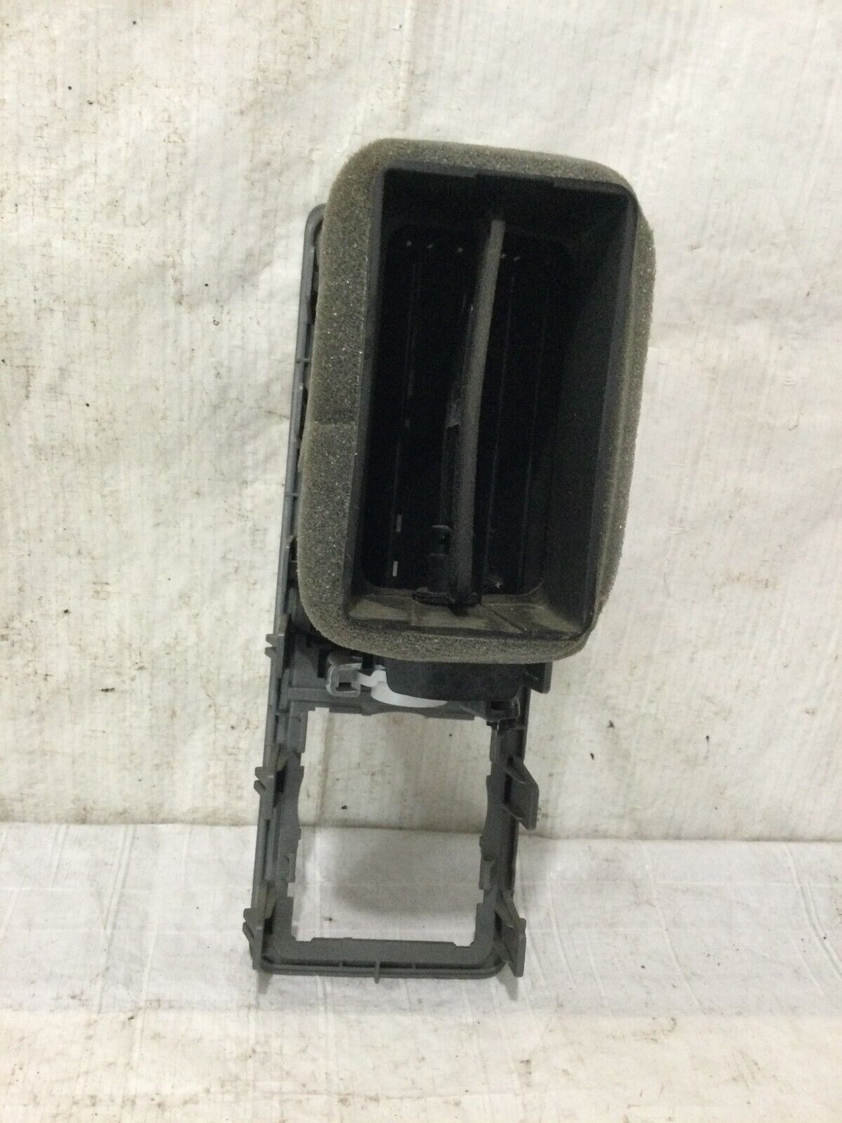 2018 RAM 1500  Left  Side  Air Conditioning & Heater Vents OEM