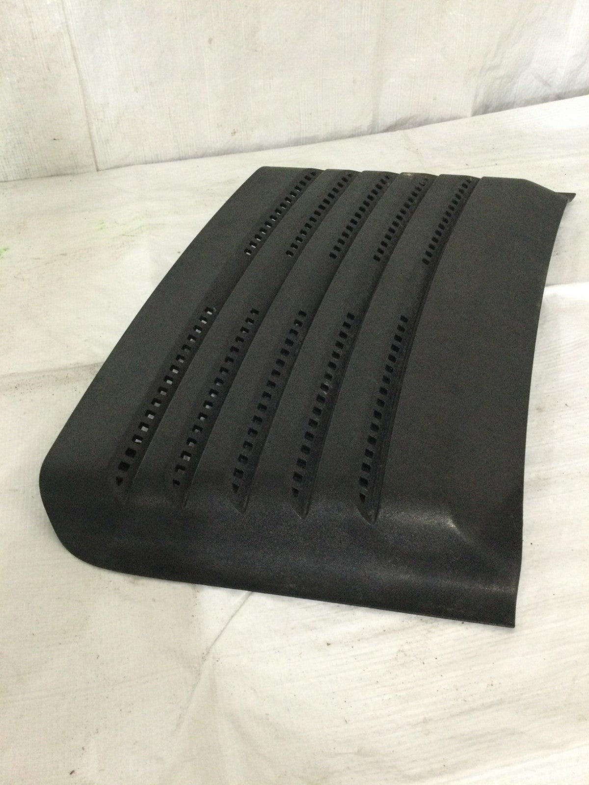 2007-2010 Chevy Silverado 2500 3500 Right Hood Scoop Insert Vortec OEM