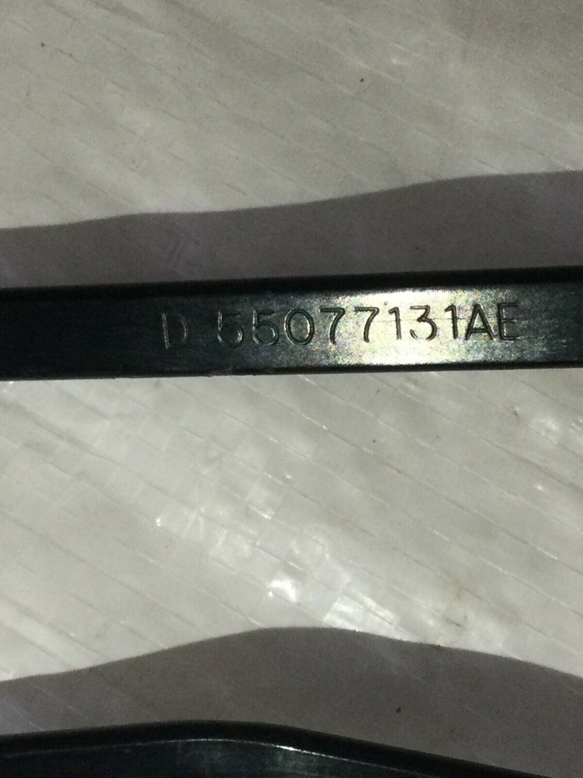 2006 Dodge Ram 2500 Wiper Arm Set 55077131AE 55077130AE OEM