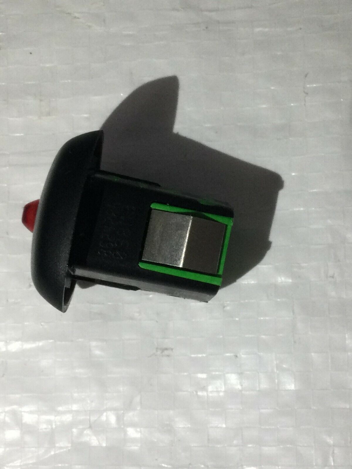 2004 Volvo S60 Security Alarm LED Light Sensor OEM 8624286