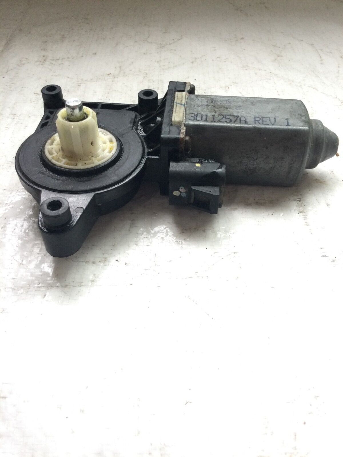 2006 Cadillac Escalade Rear Right Power Window Motor OEM