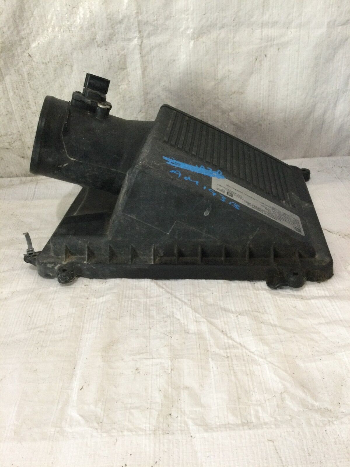 2018 Chevrolet Silverado 1500 Air Cleaner Filter Box OEM