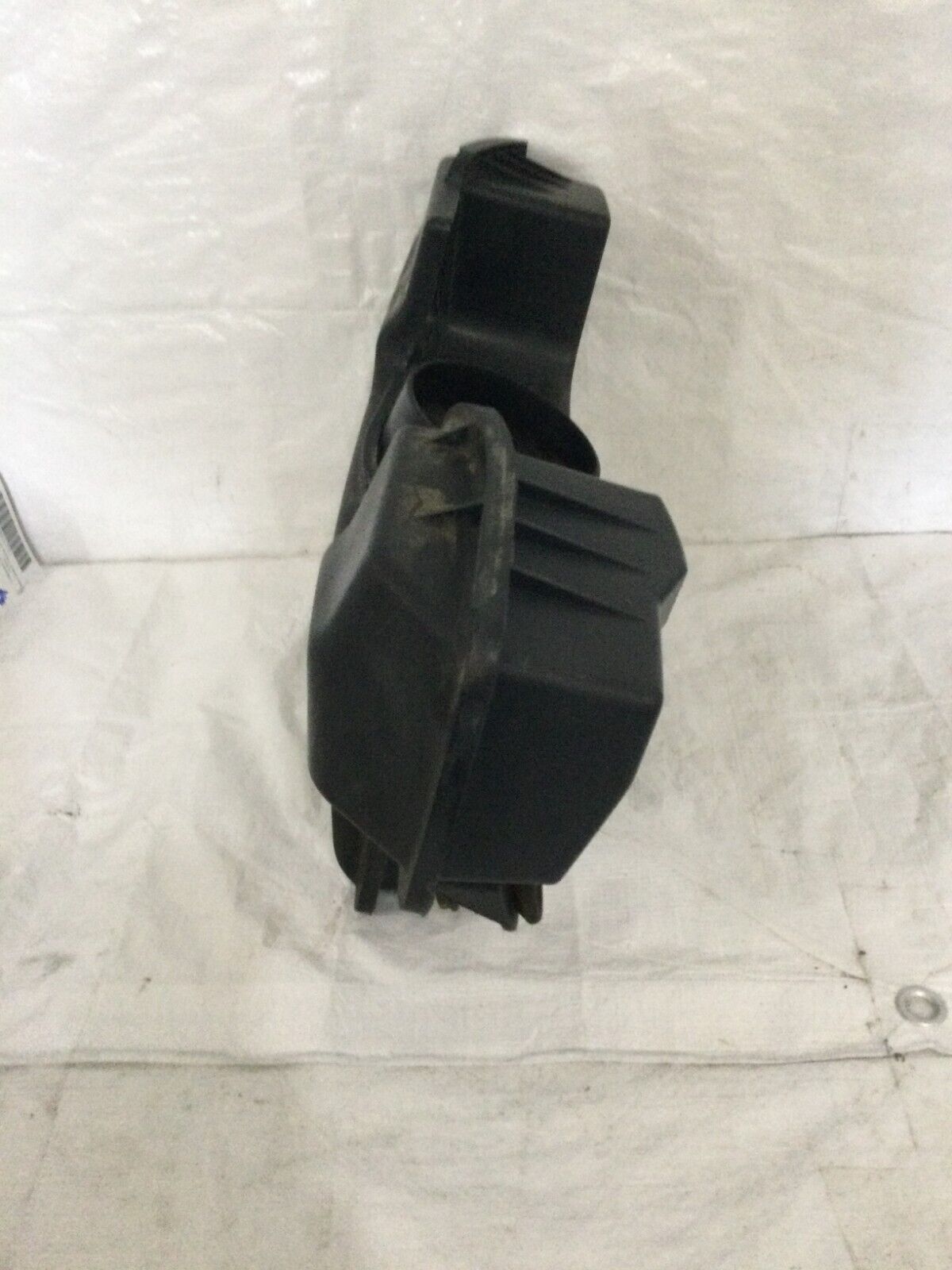 2003-2008 Dodge Ram 1500 5.7L Hemi Air Intake Resonator Housing Box OEM 53032463