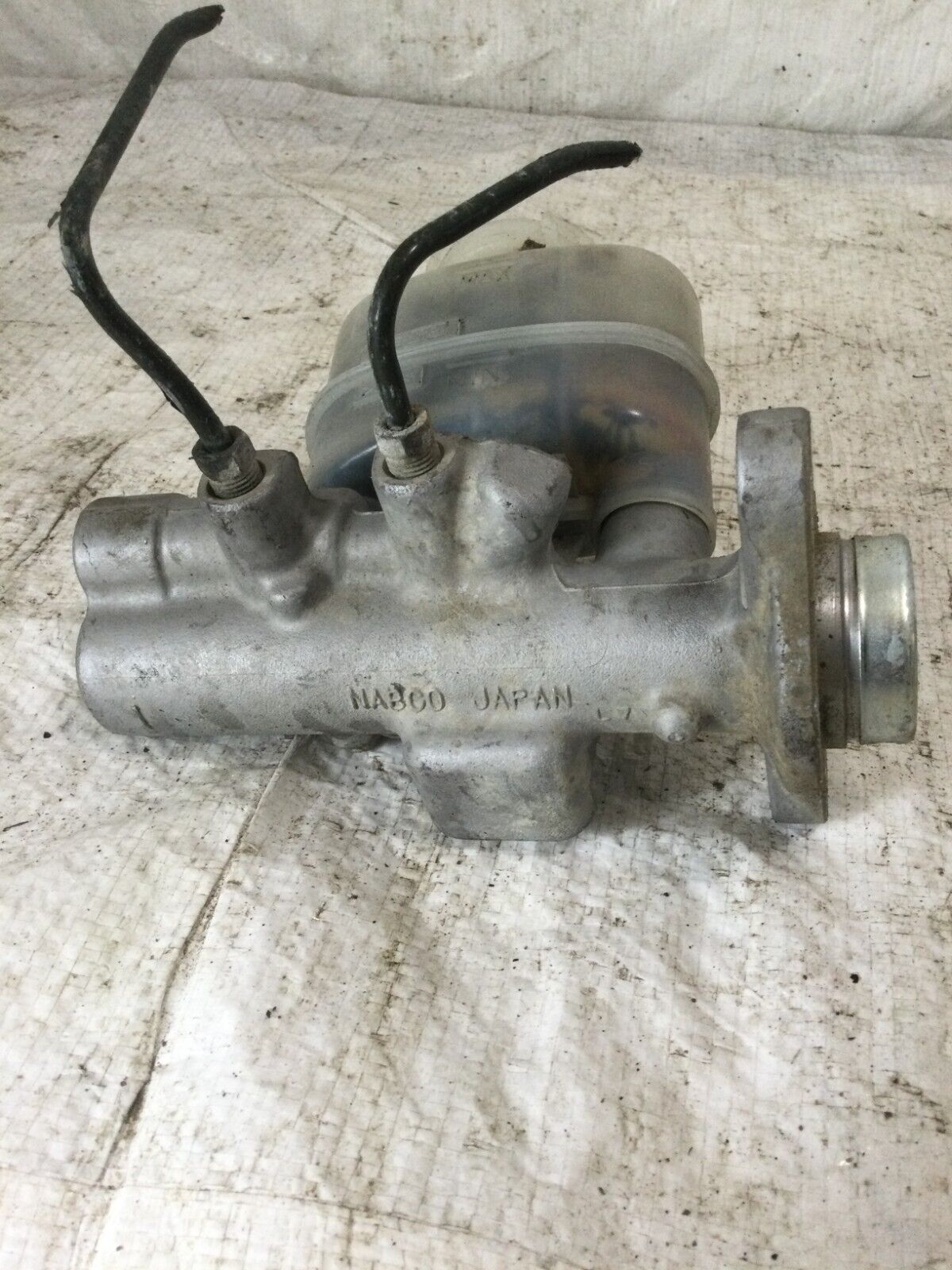 2002 Nissan Frontier Master Brake Cylinder W/ Reservoir OEM