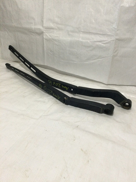 2015 Chevrolet Equinox  Wiper Arm Cleaner Windshield set of 2 OEM
