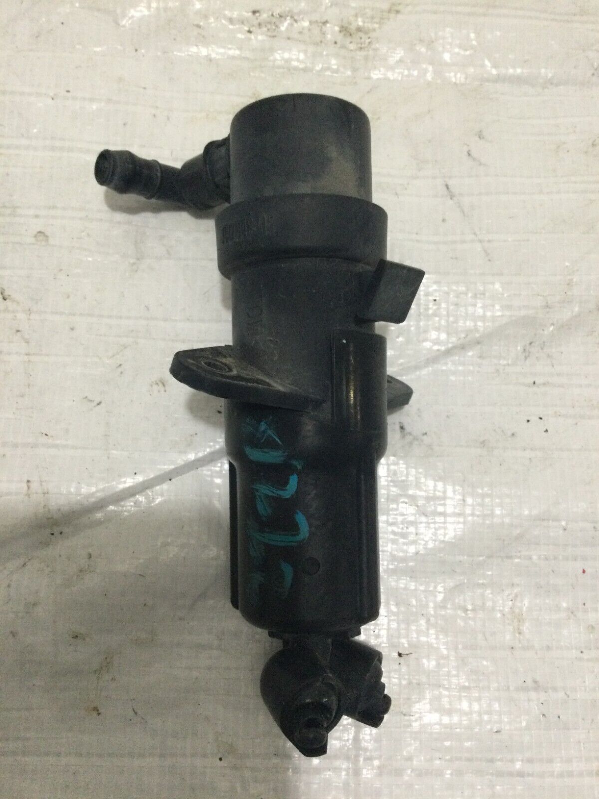 2004 BMW 7-Series Front Headlight Washer High Pressure Nozzle OEM