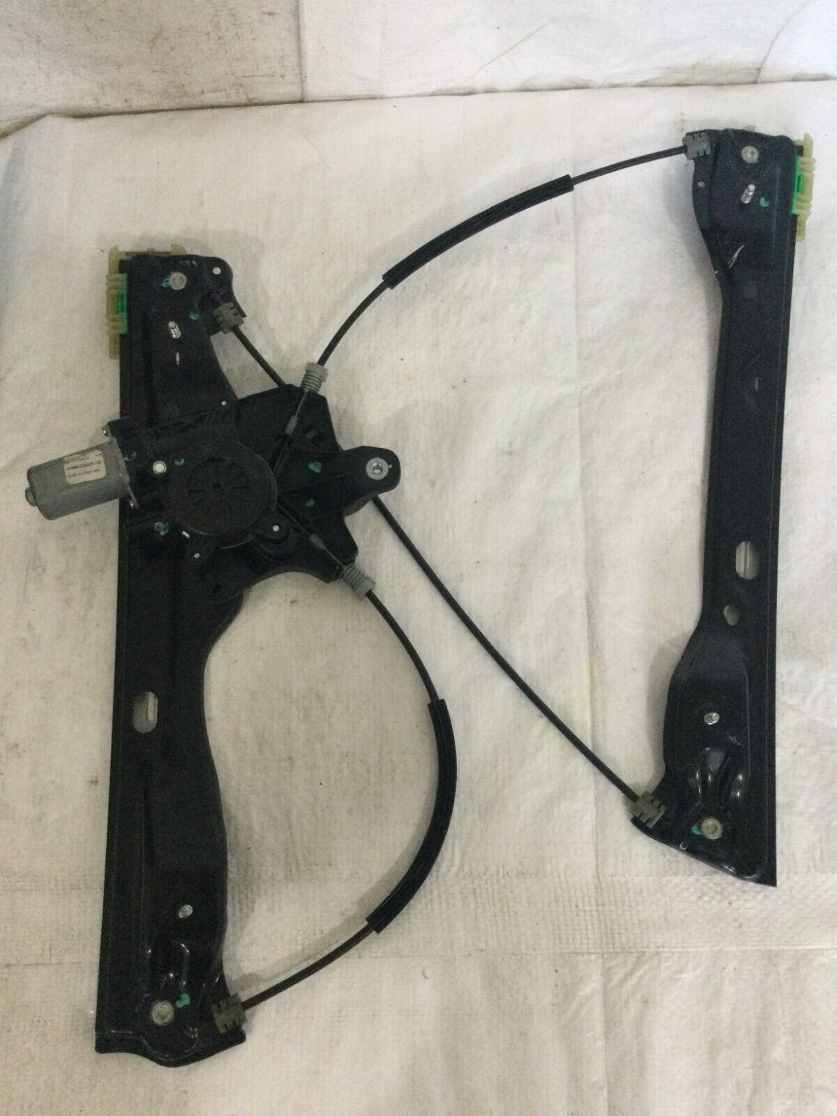 2016-2019 Chevrolet Cruze Front Right Window Regulator W/ Motor OEM
