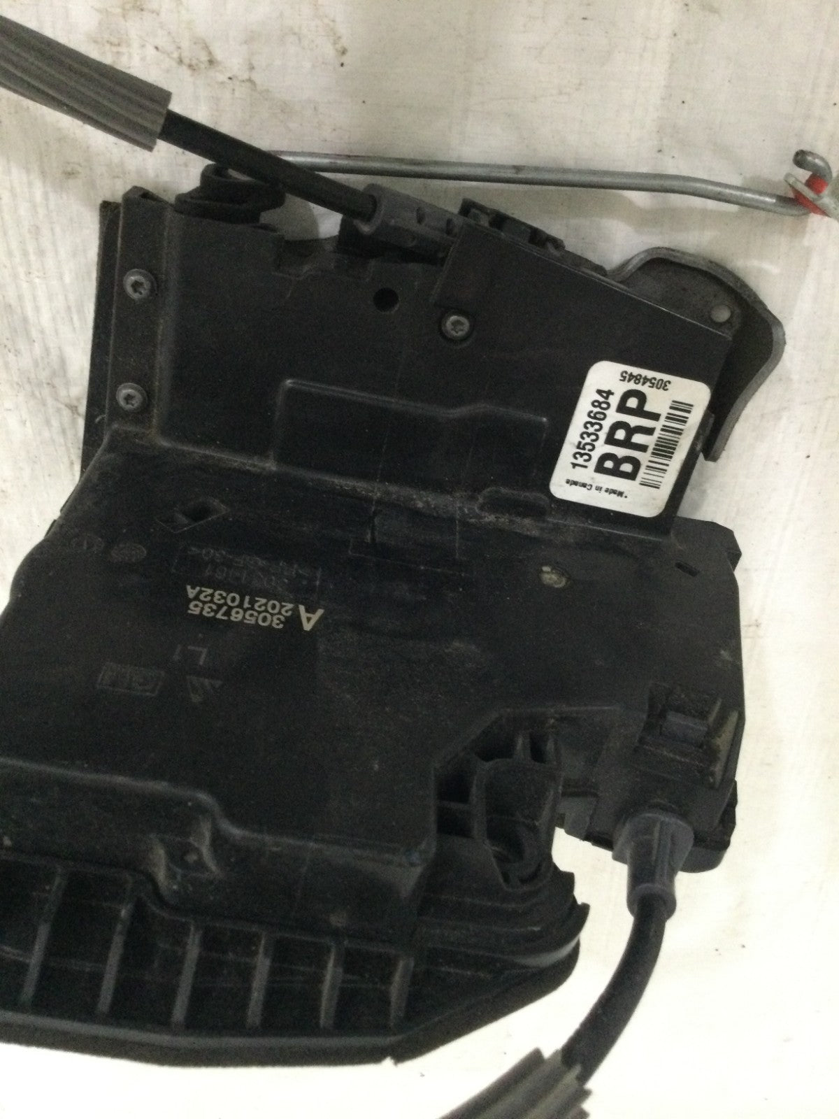 2020 Chevy Silverado 1500 Front Left Outside Door Handle W/ Lock Actuator OEM