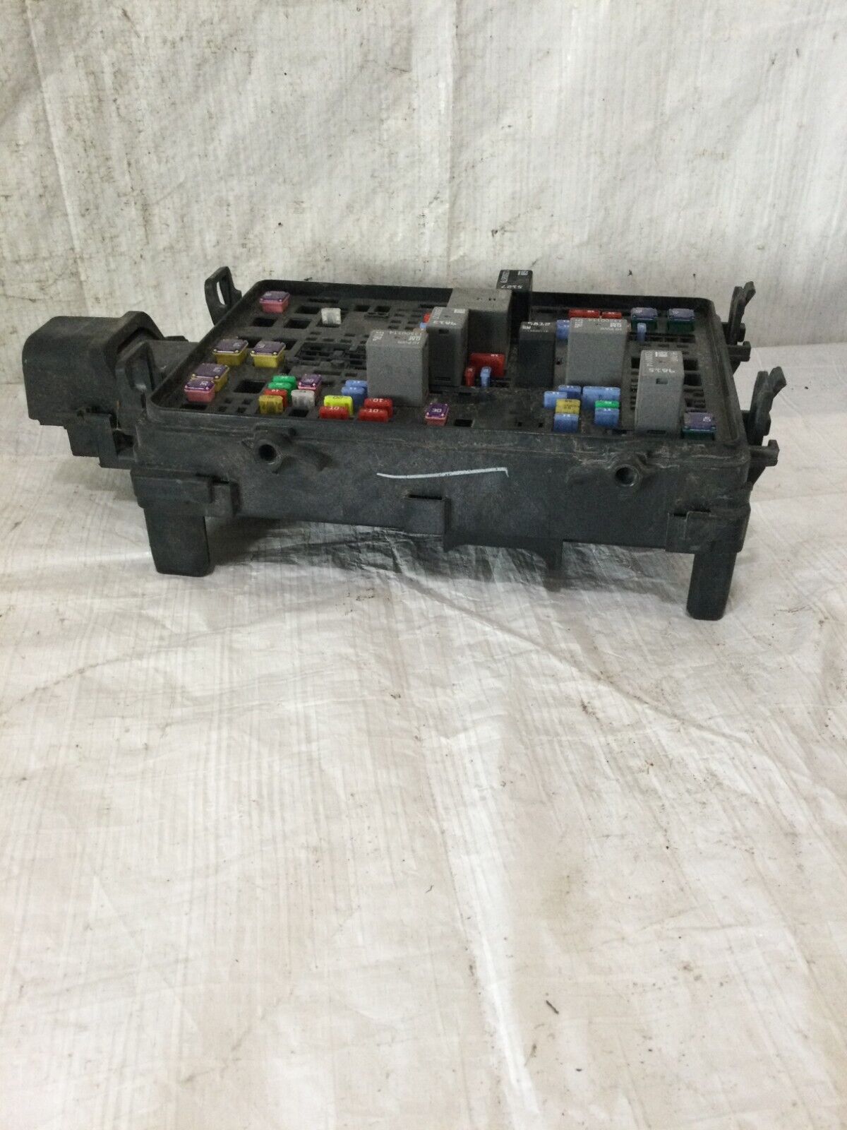 2018 Chevrolet Silverado 1500  Engine Fuse Box Bracket OEM
