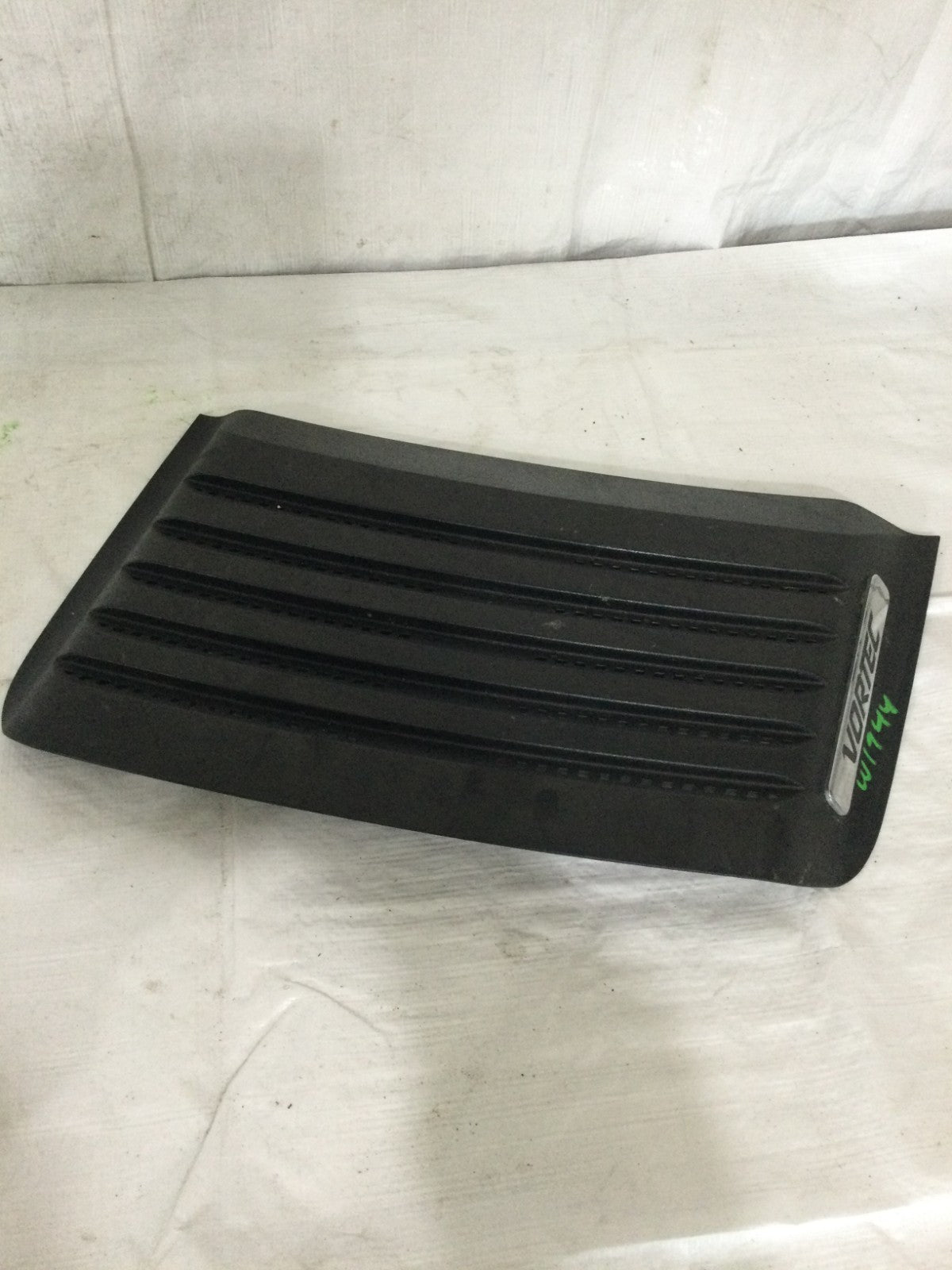 2007-2010 Chevy Silverado 2500 3500 Left Hood Scoop Insert Vortec OEM