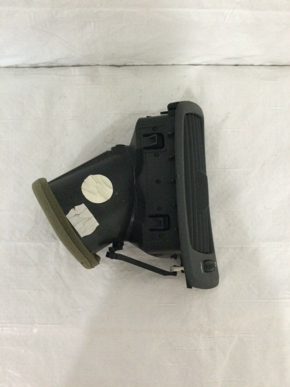 2004 Volvo S60 Right Passenger Dash Air Vent OEM 3409375