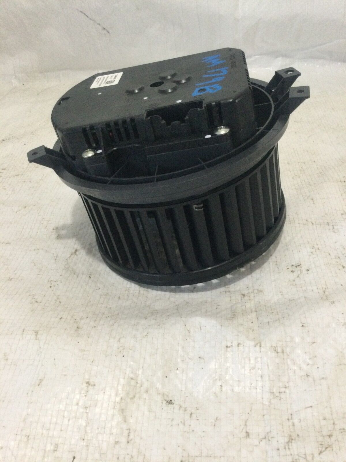 2017 GMC Sierra 1500 A/C Heater Blower Motor Fan  DRF-84A34-001A OEM