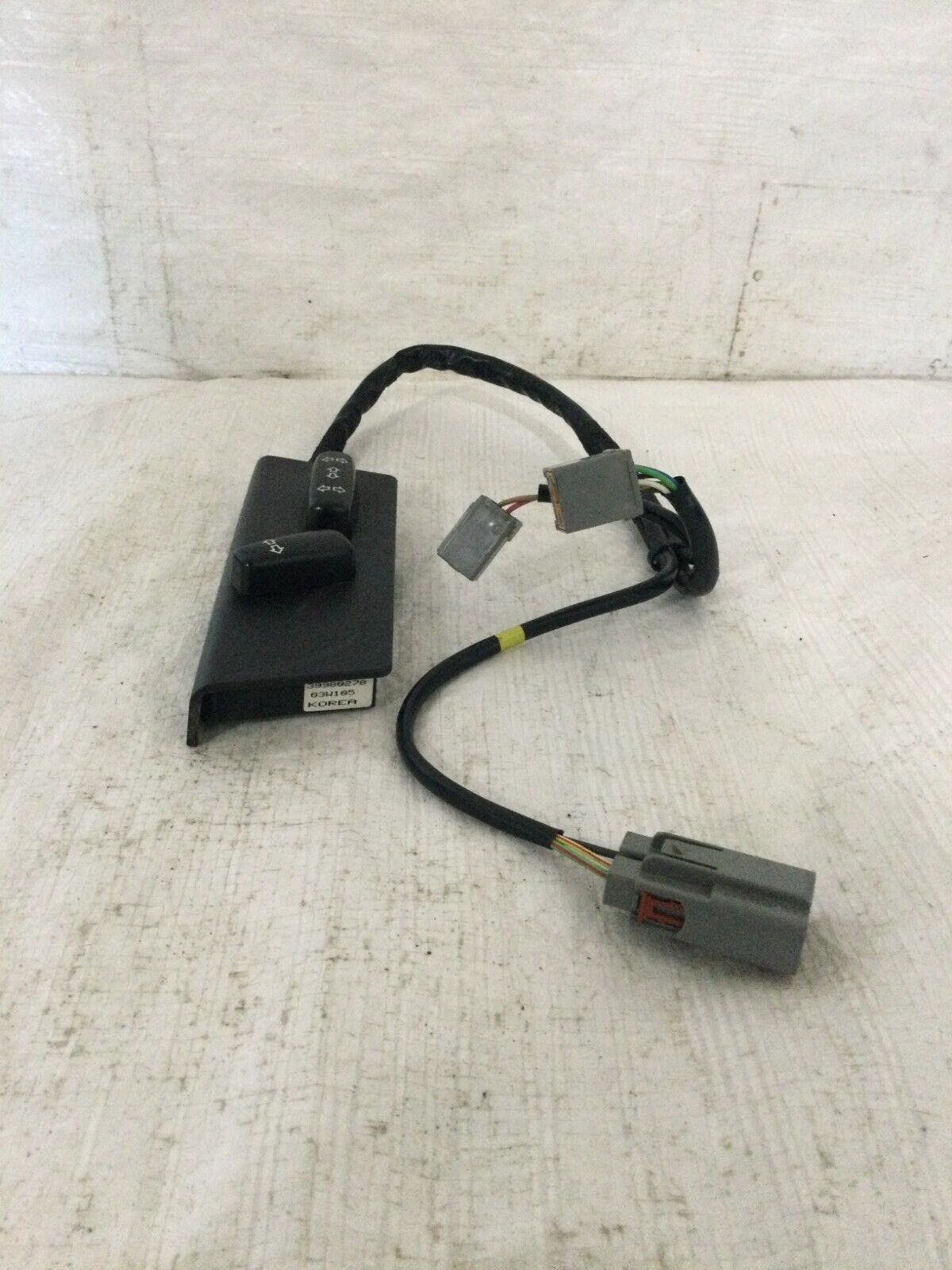 2004 Volvo S60 Passenger Front Right Power Seat Adjustment Switch OEM 39980278
