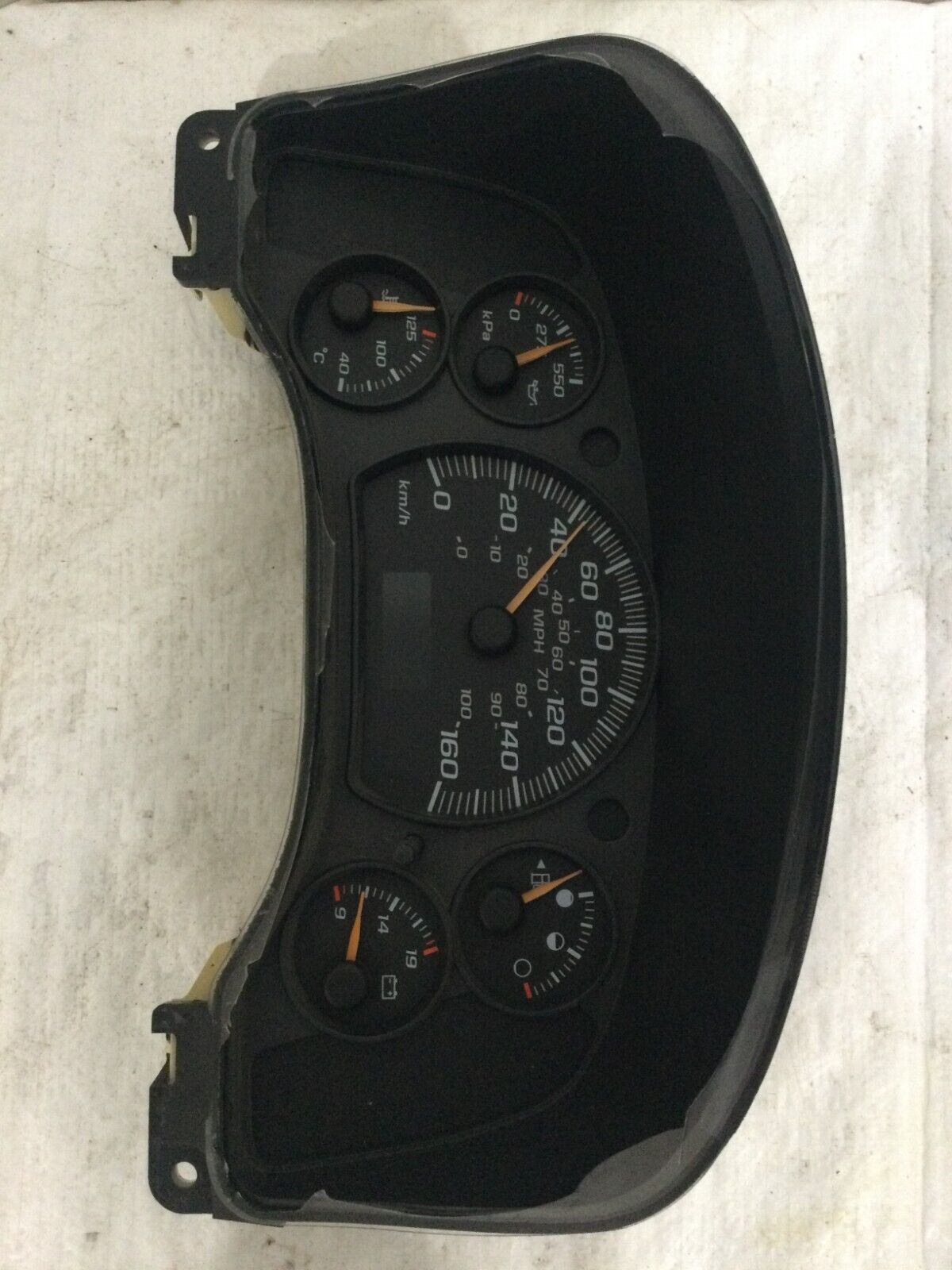 2005 GMC Express 2500 Speedometer Cluster OEM ( No Glass )