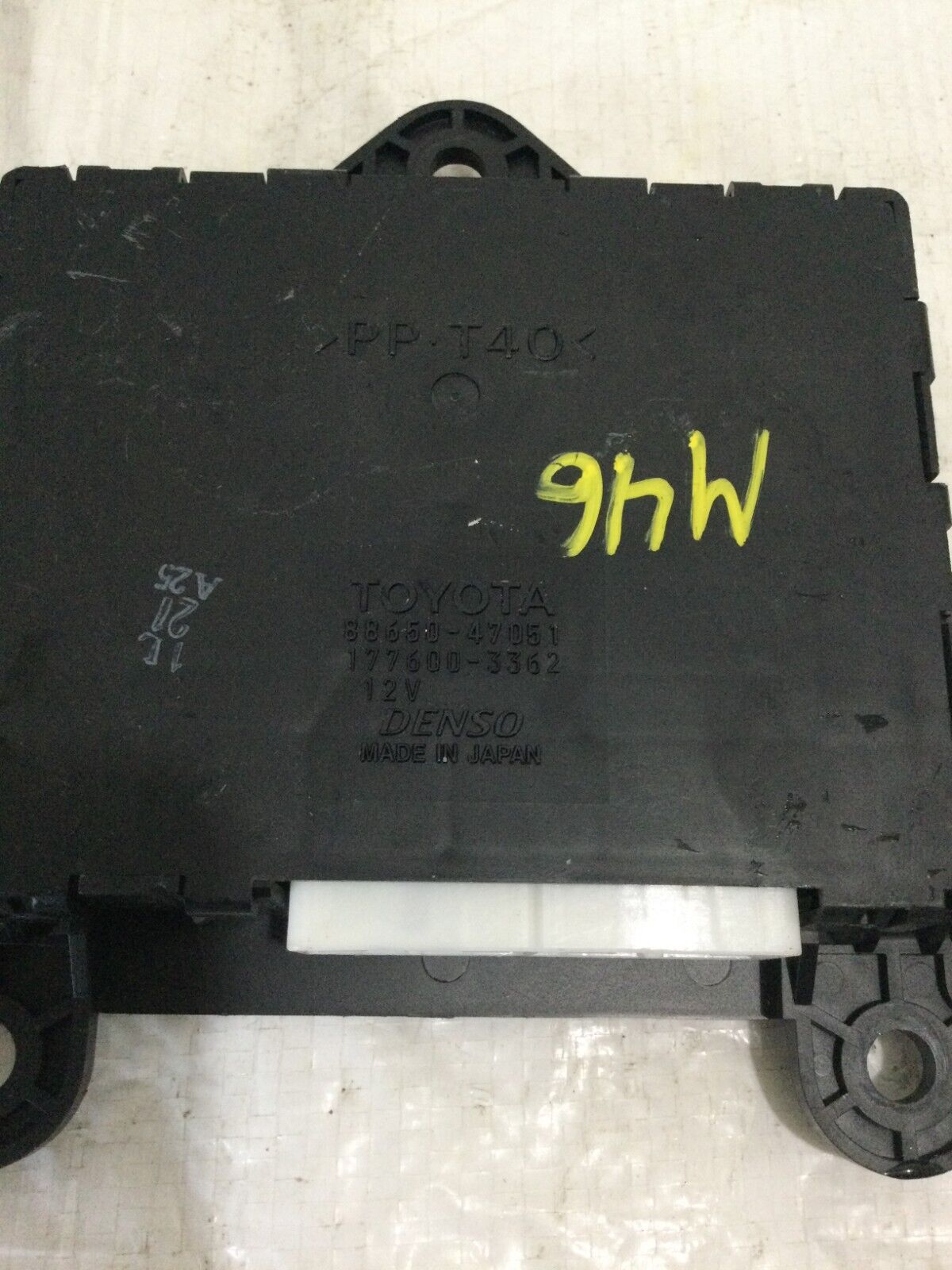 2004-2009 Toyota Prius Temperature Control Module  88650-47051 OEM