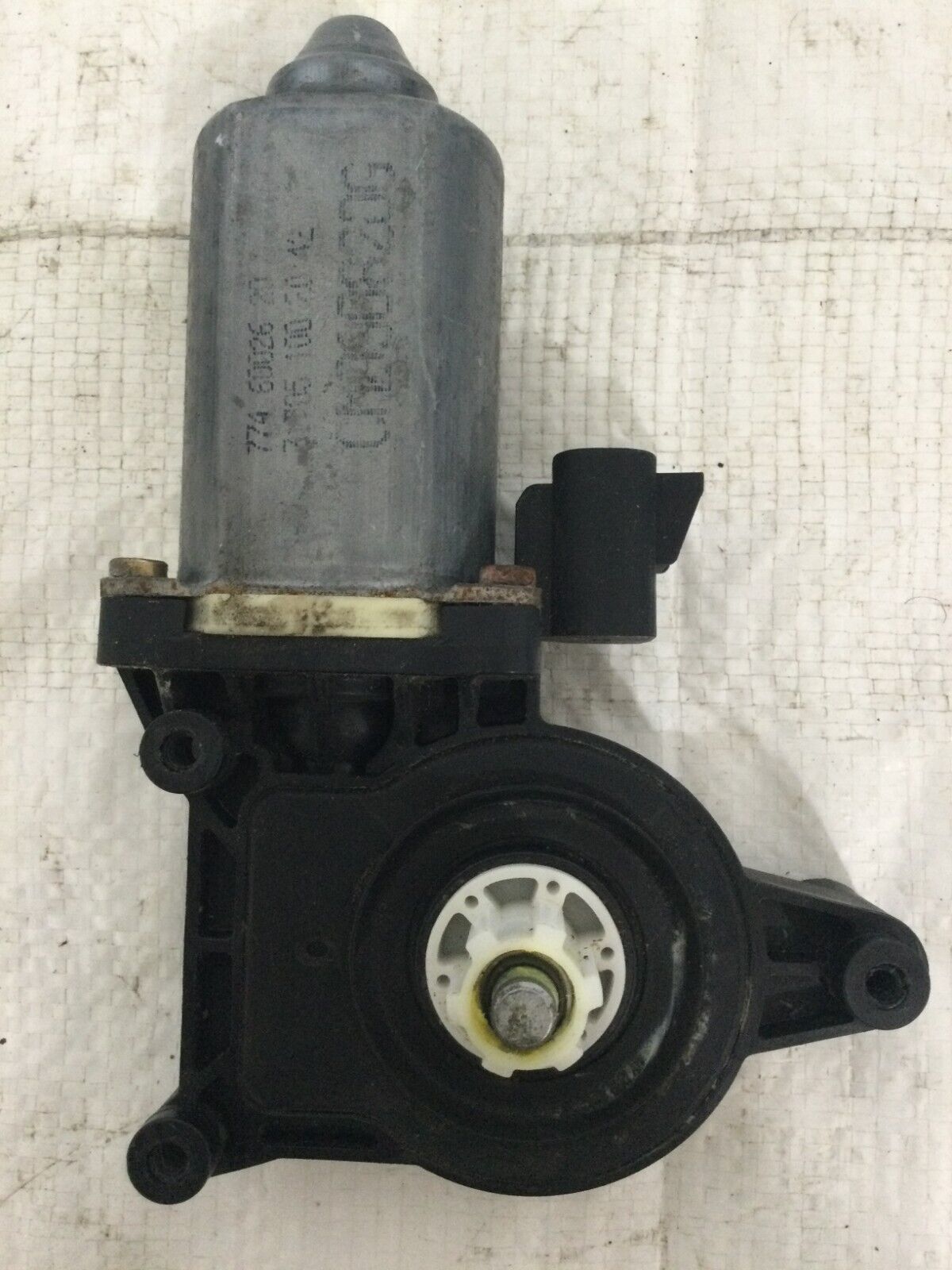 2003-2006 Cadillac Escalade EXT Front Right Power Window Motor OEM