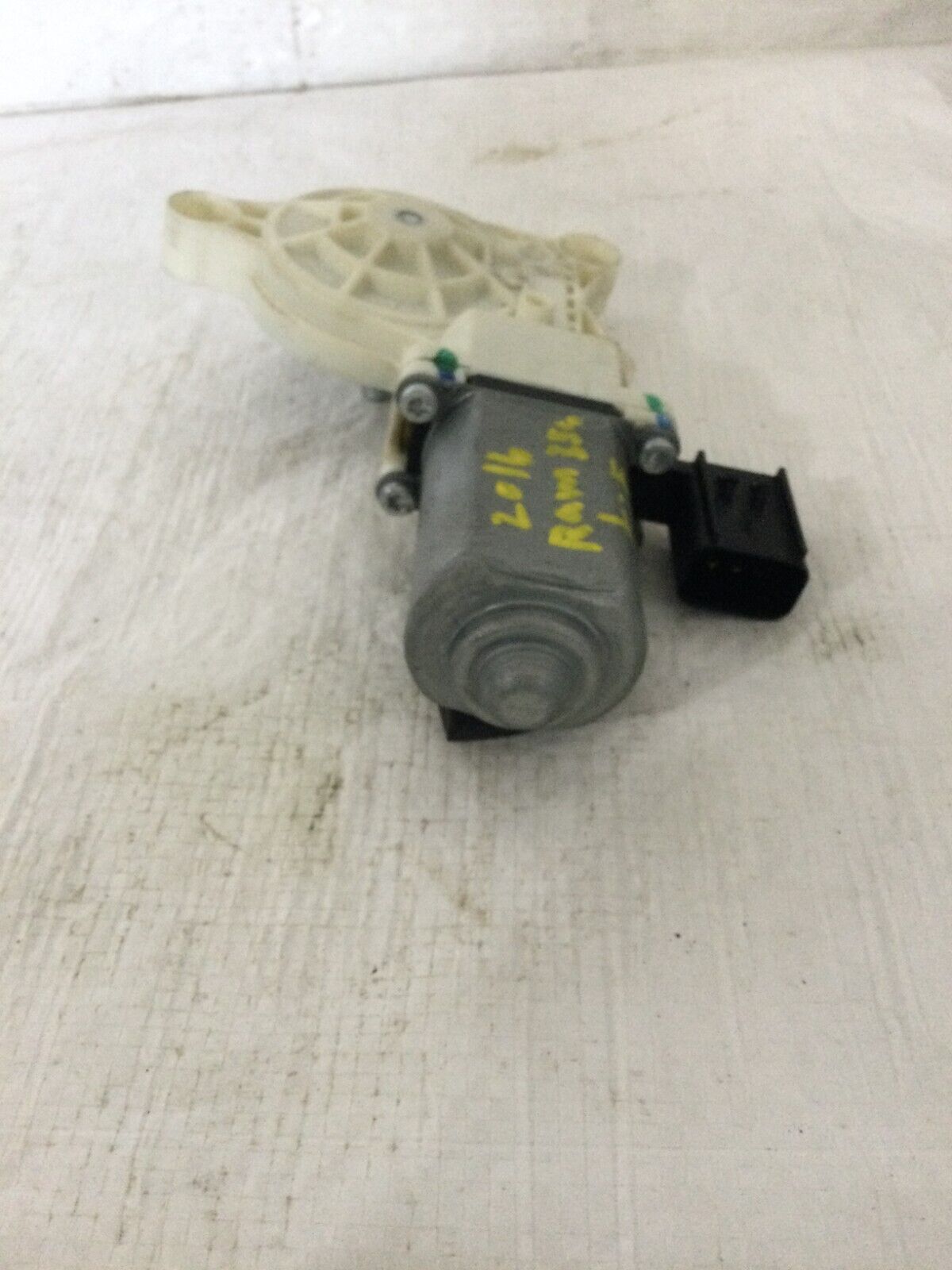 2018 Dodge Ram 3500 Window Motor Front Left OEM