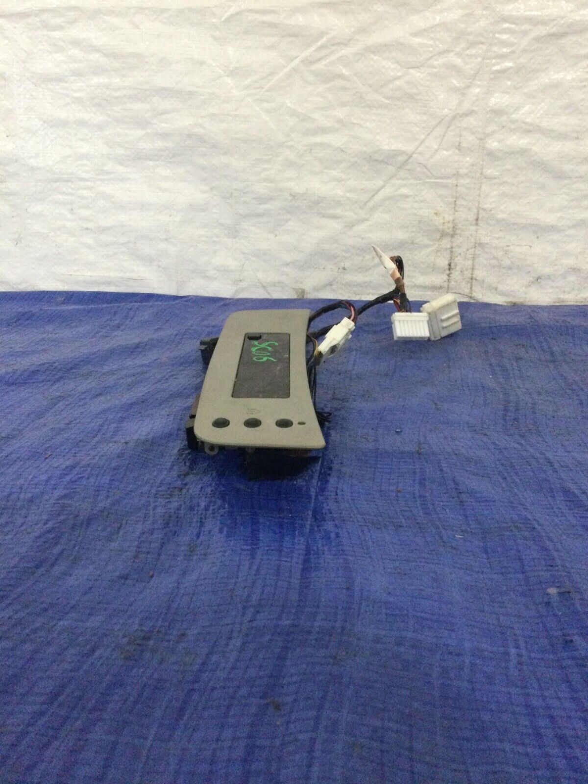 2004-2007 Nissan Titan Front Console Overhead  Display OEM